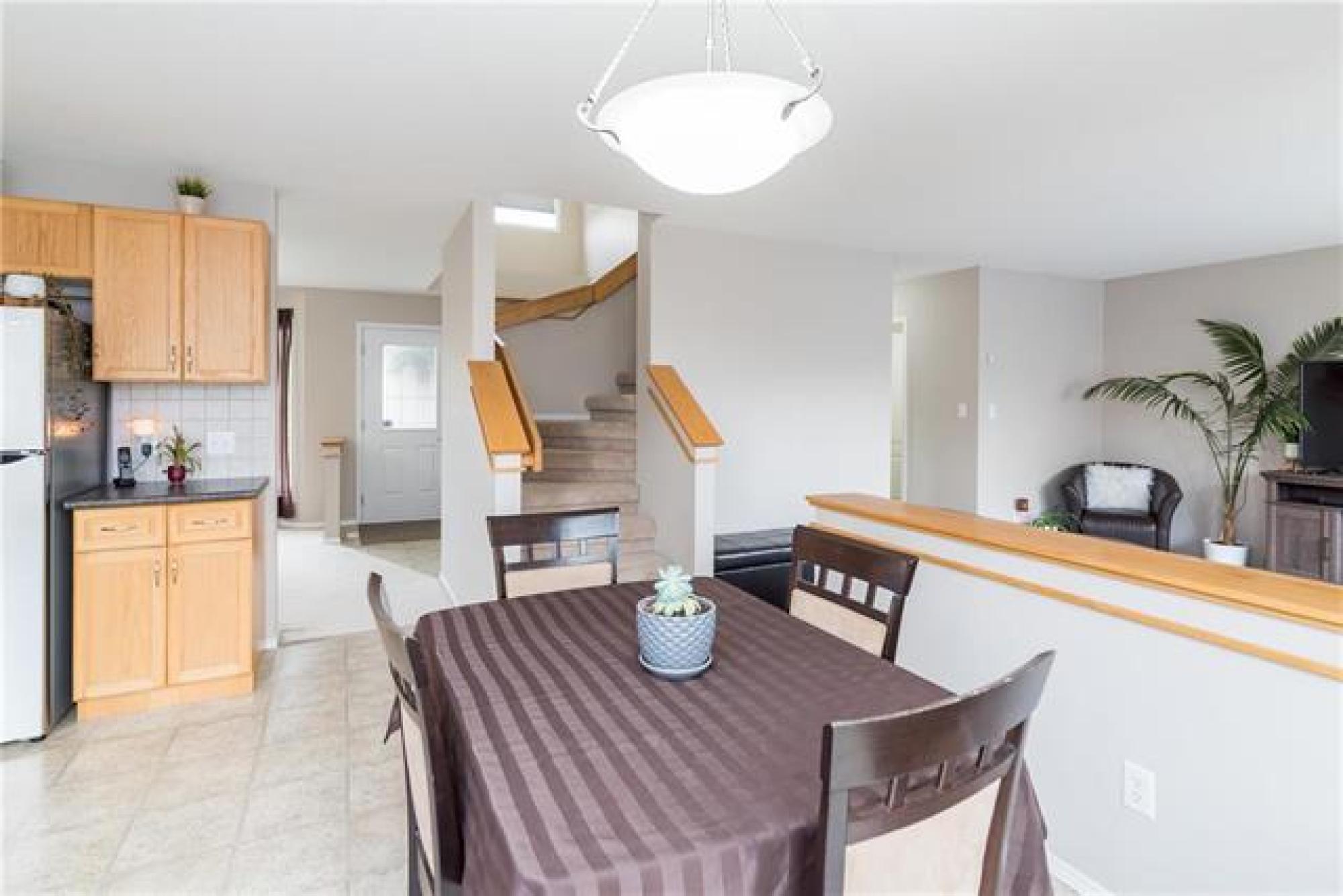 136 Chadwick Crescent, R2C 1G9, 4 Bedroom, 2 Storey for sale North East