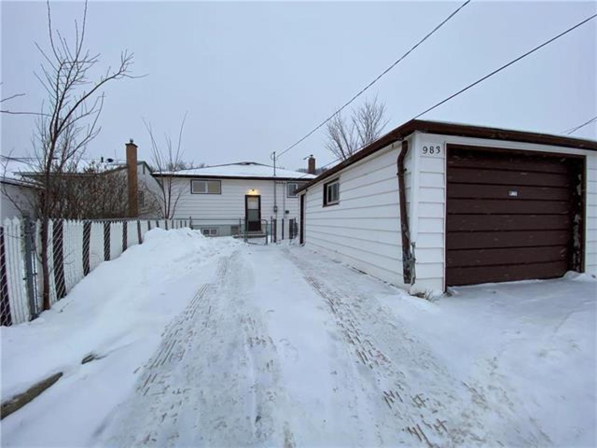 983 Inkster Boulevard, R2x 1n7, 3 Bedroom For Sale North West Winnipeg 