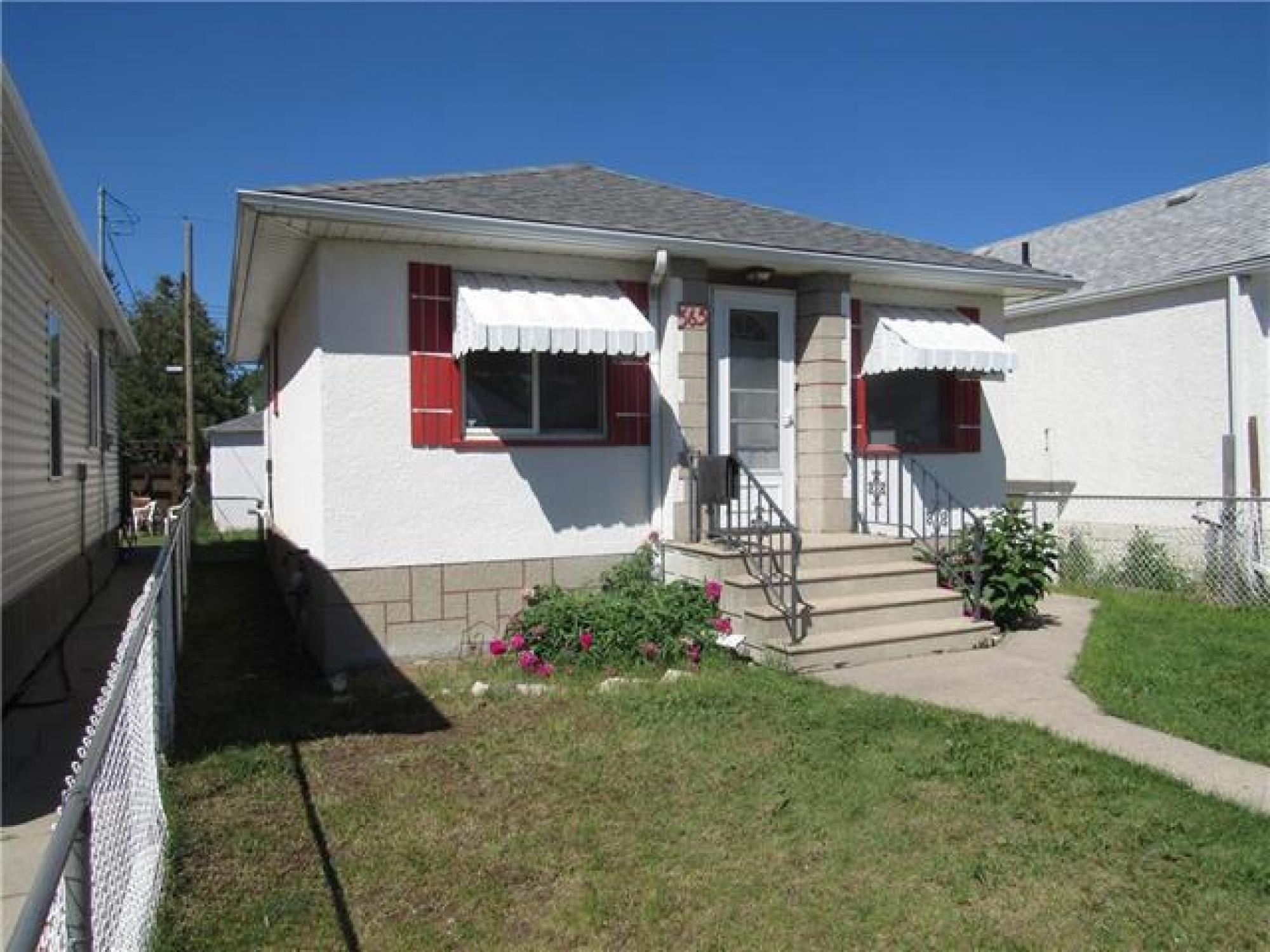 565 Castle Avenue, R2L 1C4, 2 Bedroom for sale North East Winnipeg, East Kildonan Winnipeg