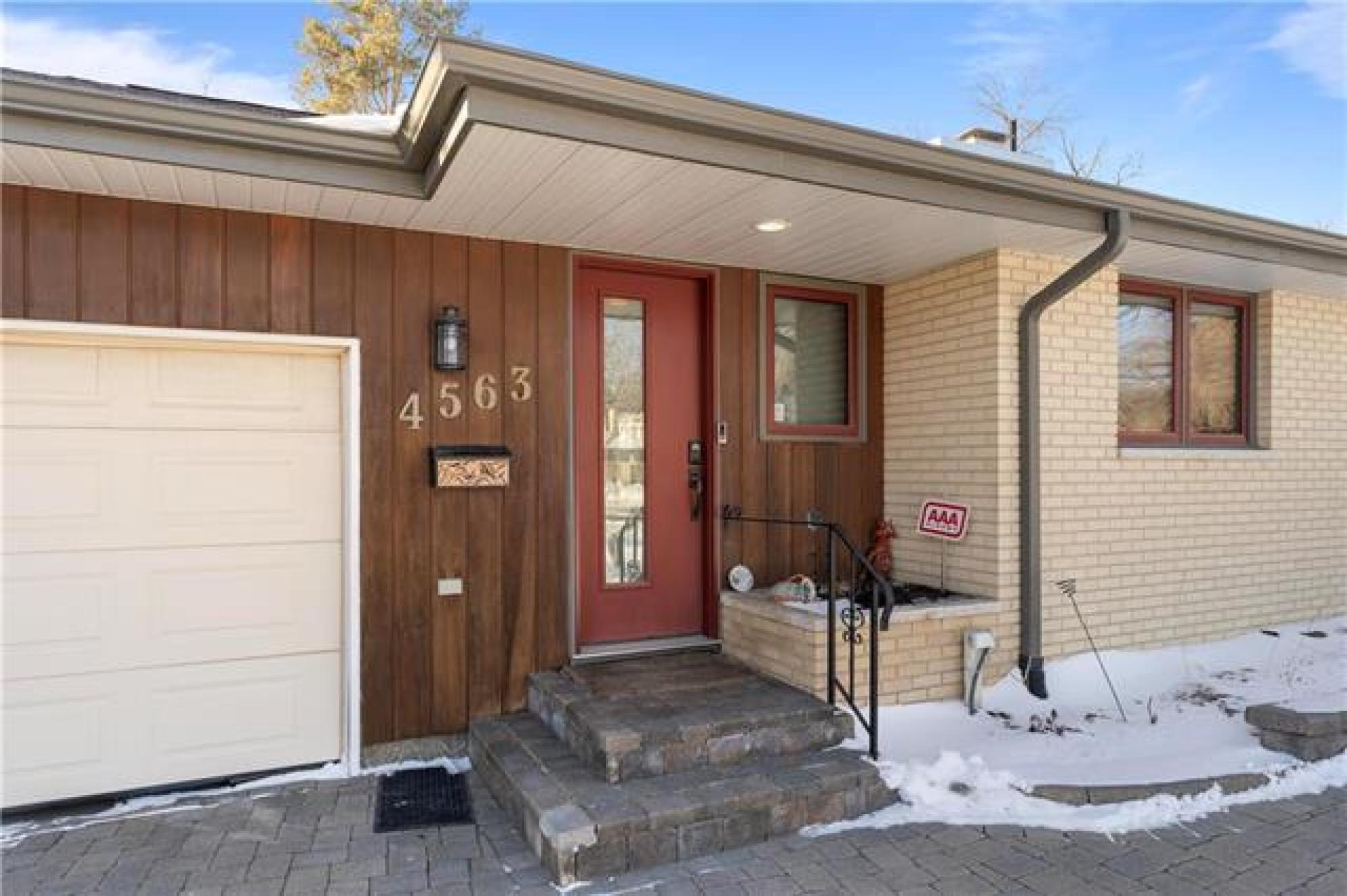 4563 Roblin Boulevard, R3R 0G2, 4 Bedroom, Bungalow for sale South West