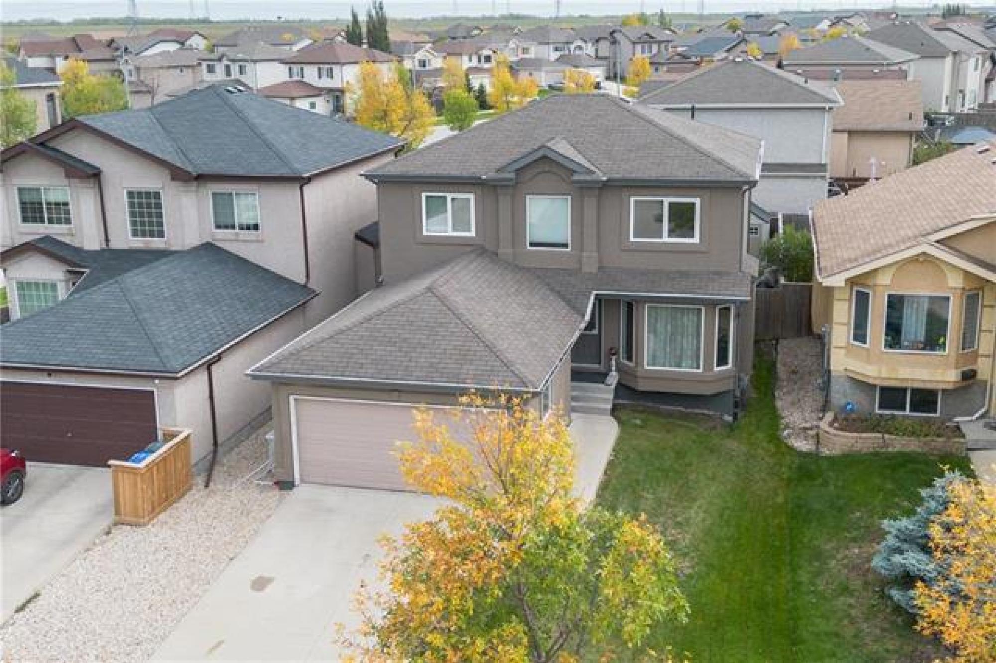 136 Chadwick Crescent, R2C 1G9, 4 Bedroom, 2 Storey for sale North East