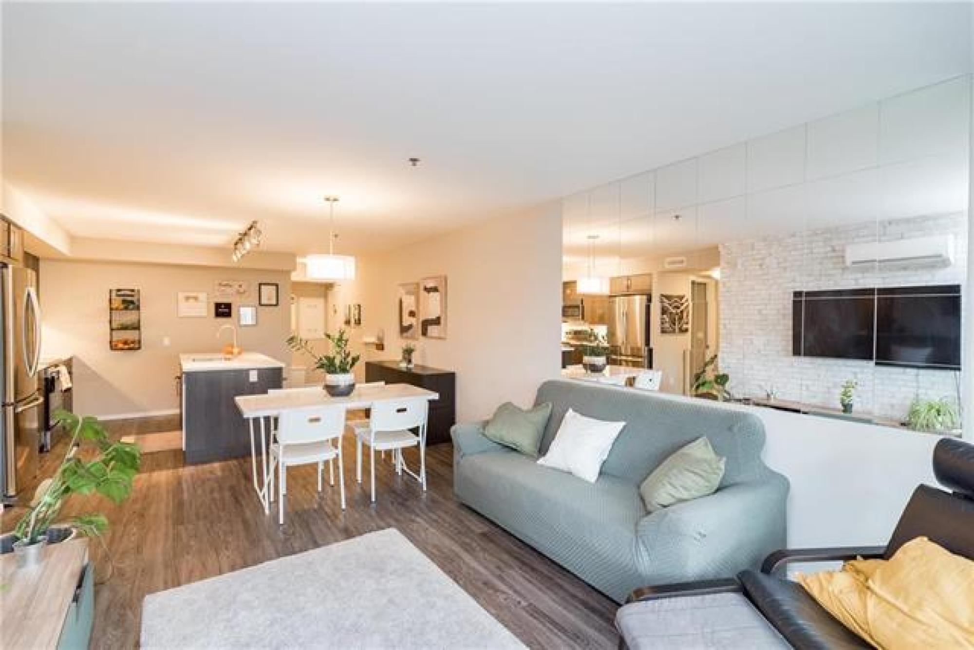 202545 Dale Boulevard, R3R 3Y9, 2 Bedroom, One Level for sale South