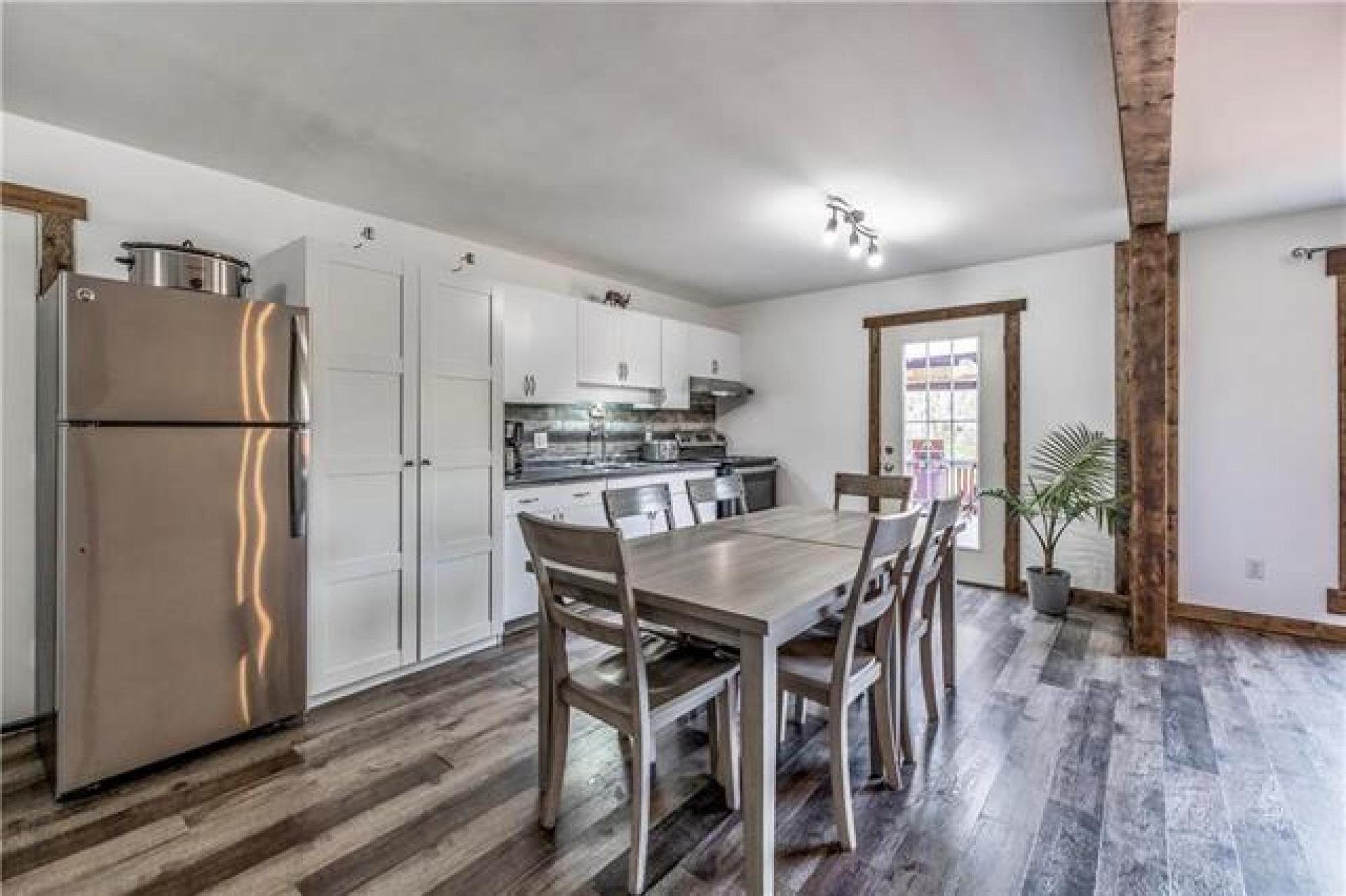 112021 LAKESHORE Road, R0E 2C0, 3 Bedroom, Bungalow for sale Rural