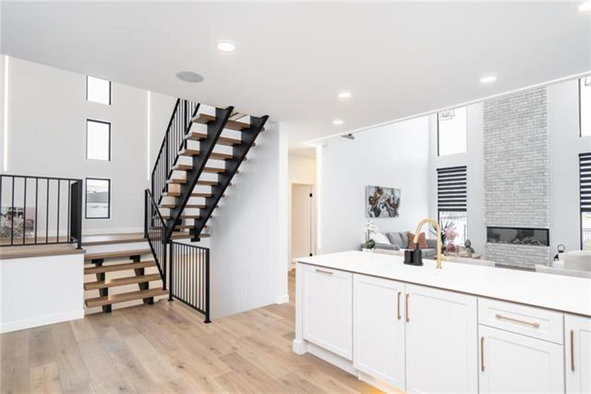 320 Parkview Pointe Drive, R4A 0E7, 4 Bedroom, 2 Storey for sale North