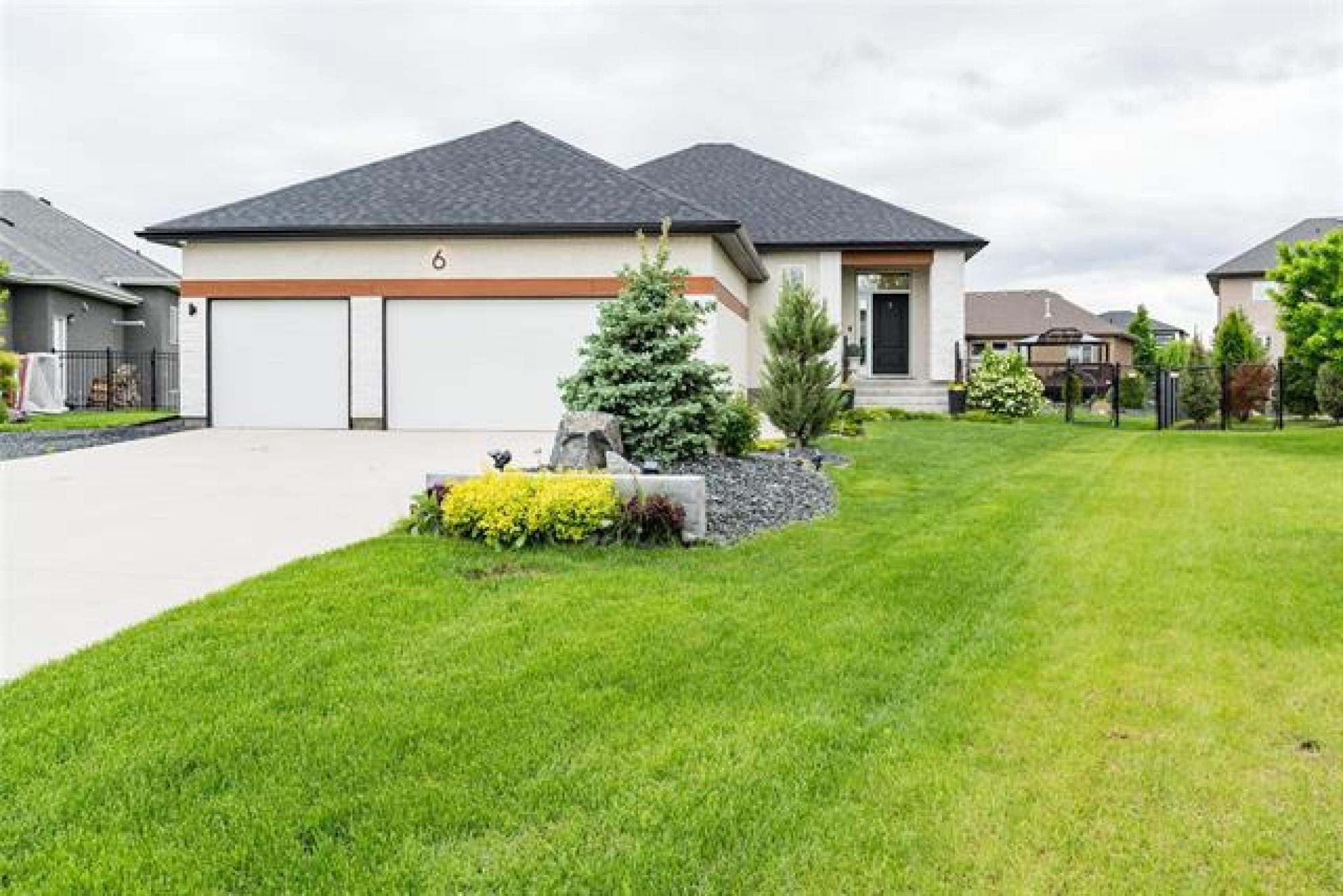 6 Jordanas Run, R2E 0N6, 4 Bedroom, Bungalow for sale North East