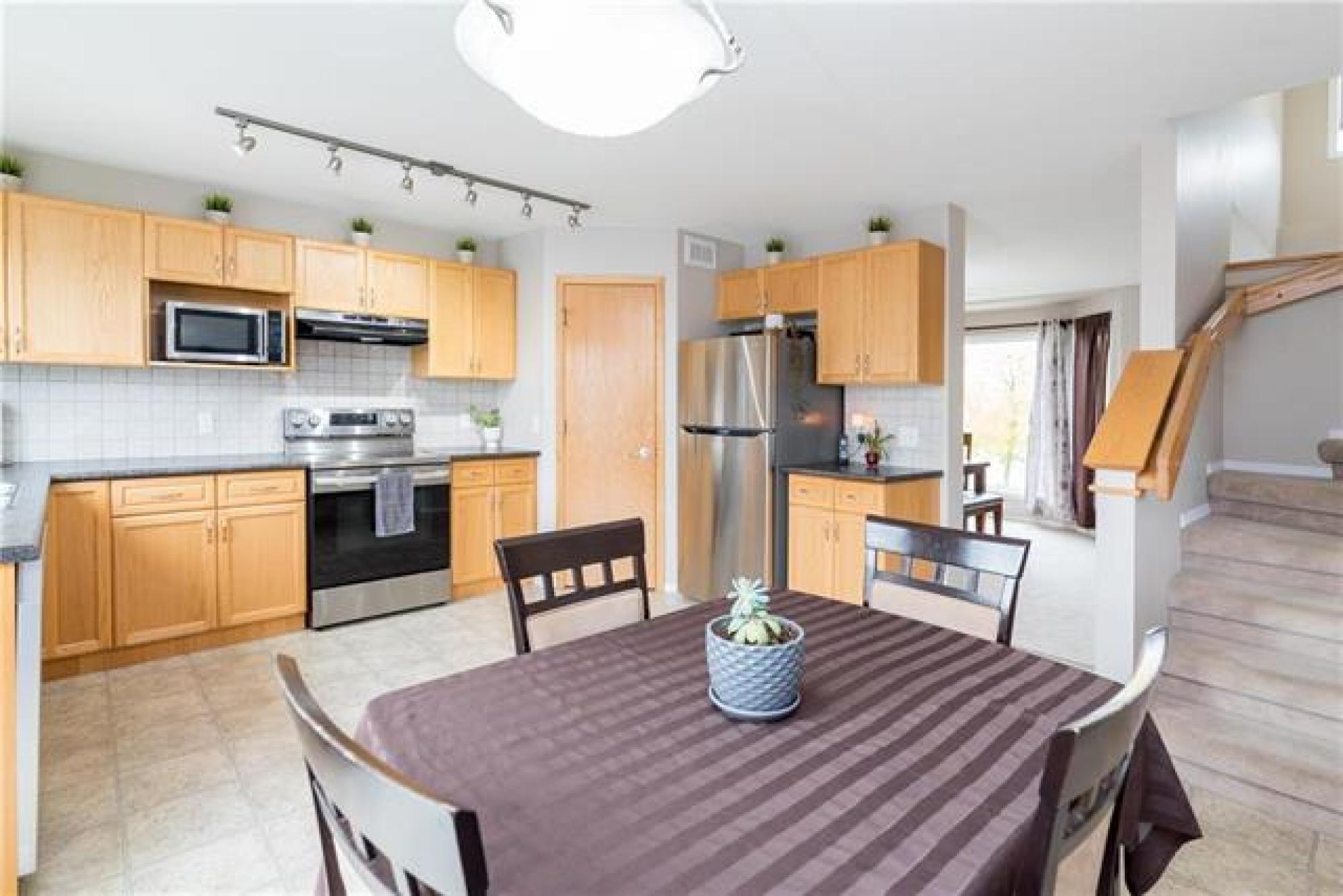 136 Chadwick Crescent, R2C 1G9, 4 Bedroom, 2 Storey for sale North East