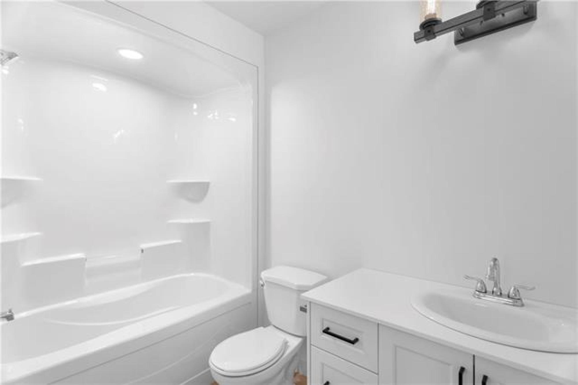 37 Ridgemont Drive, R0A 0A2, 2 Bedroom, Bungalow for sale Rural