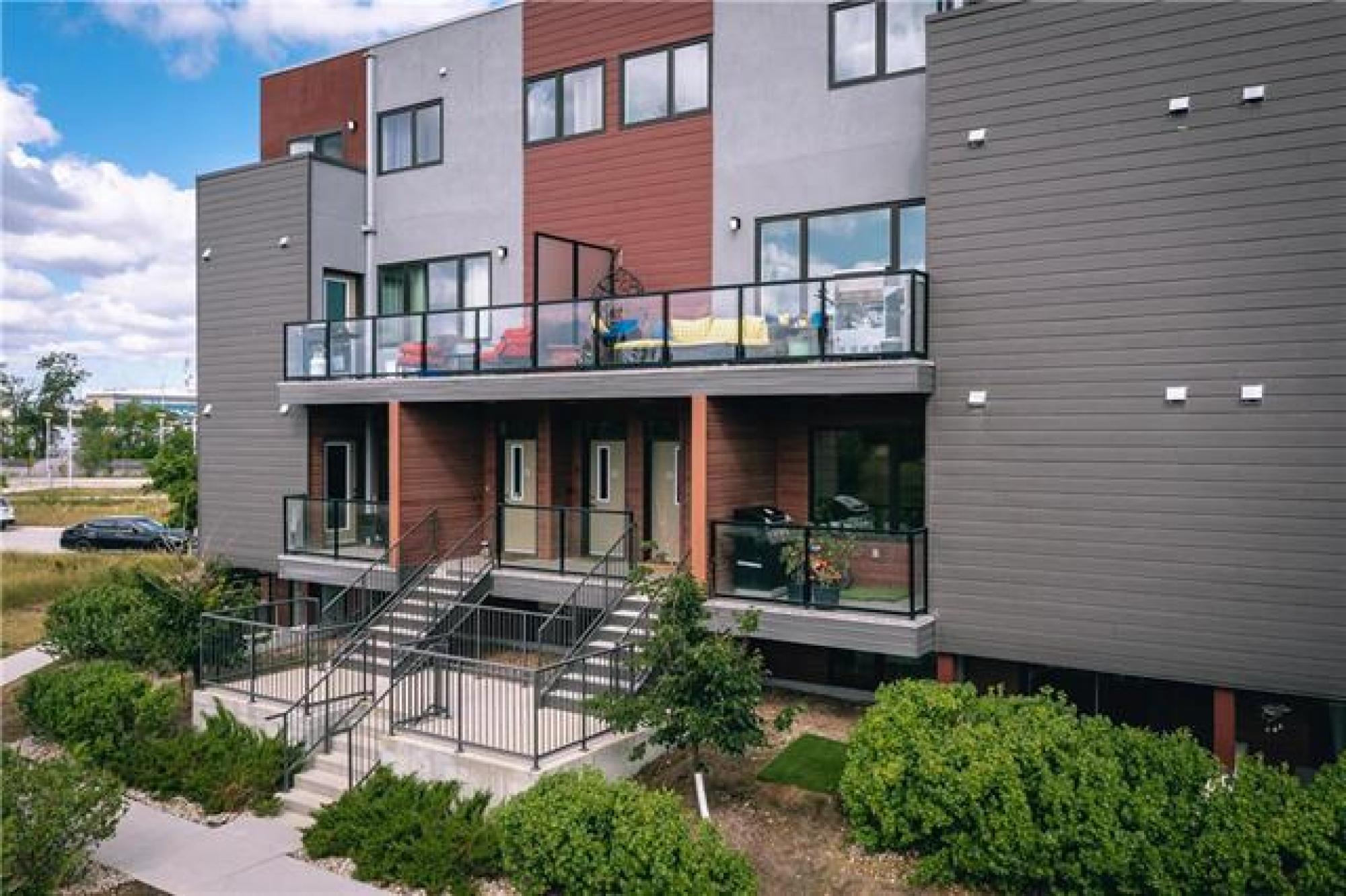 19880 Rathgar Avenue, R3L 0K7, 3 Bedroom, BiLevel for sale South West