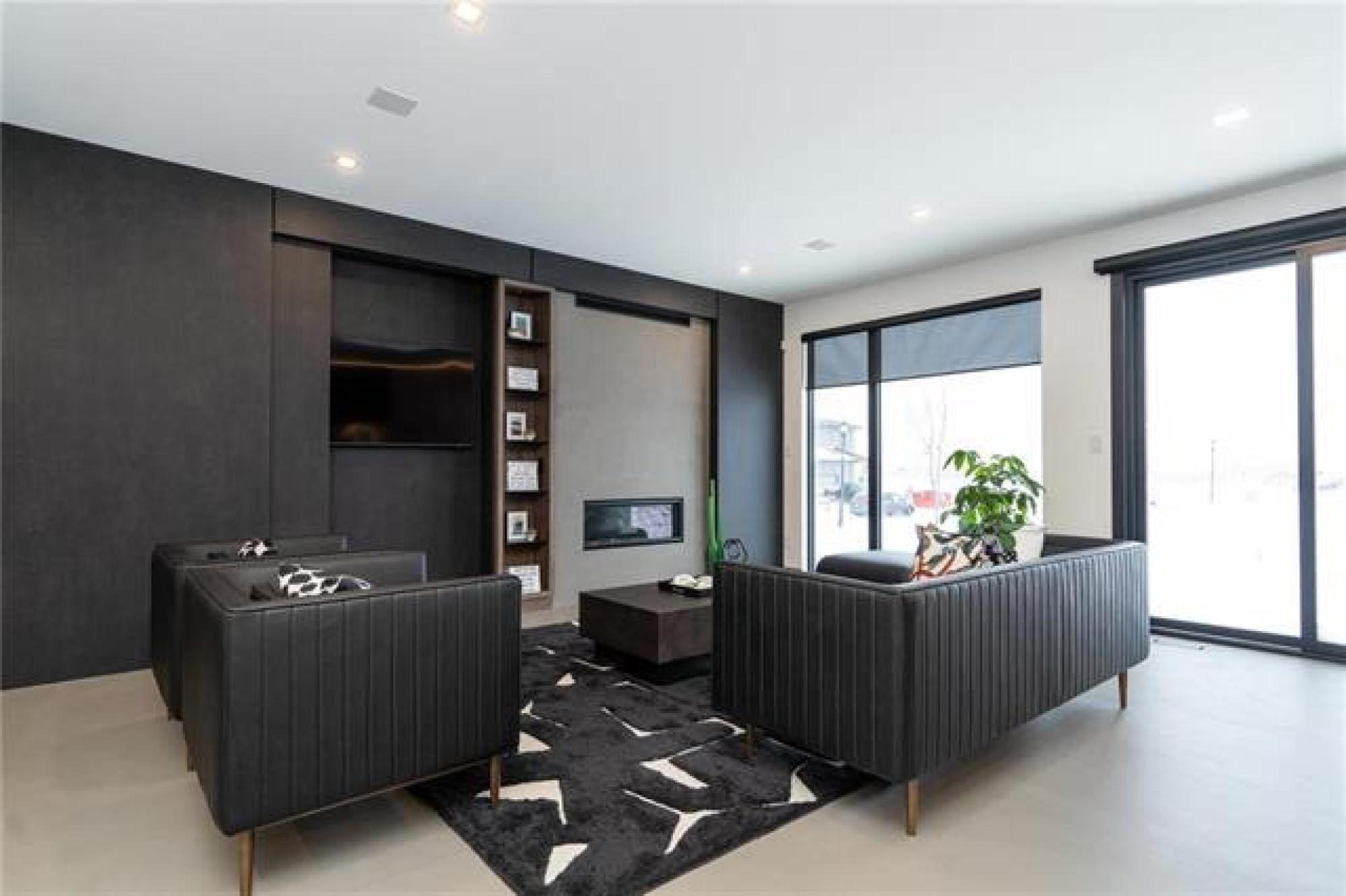 272 Yellow Moon Crescent, R3X 0C2, 2 Bedroom, Bungalow for sale South