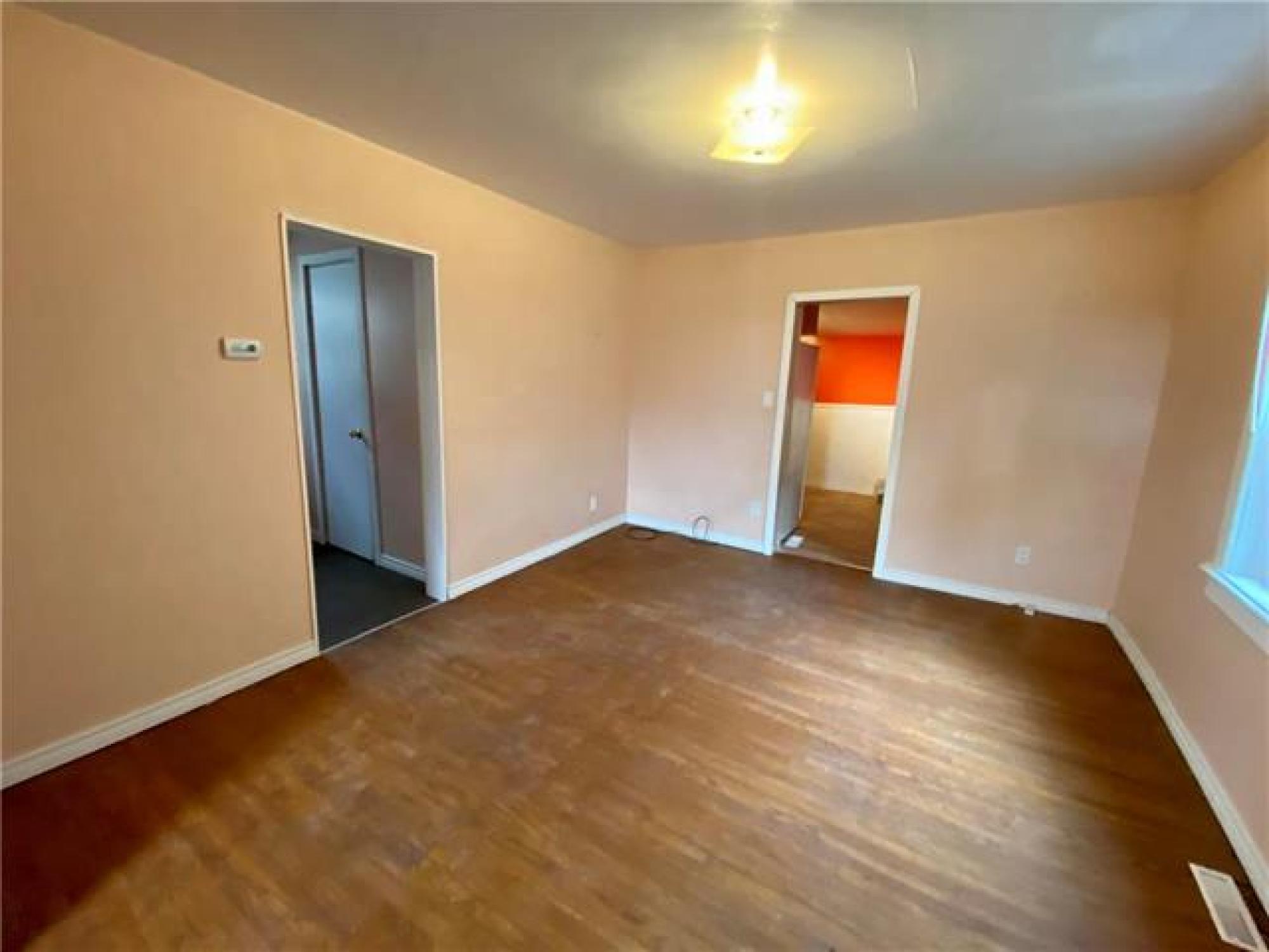 831 McCalman Avenue, R2L 1G9, 3 Bedroom, 1 & 1/2 Storey for sale North