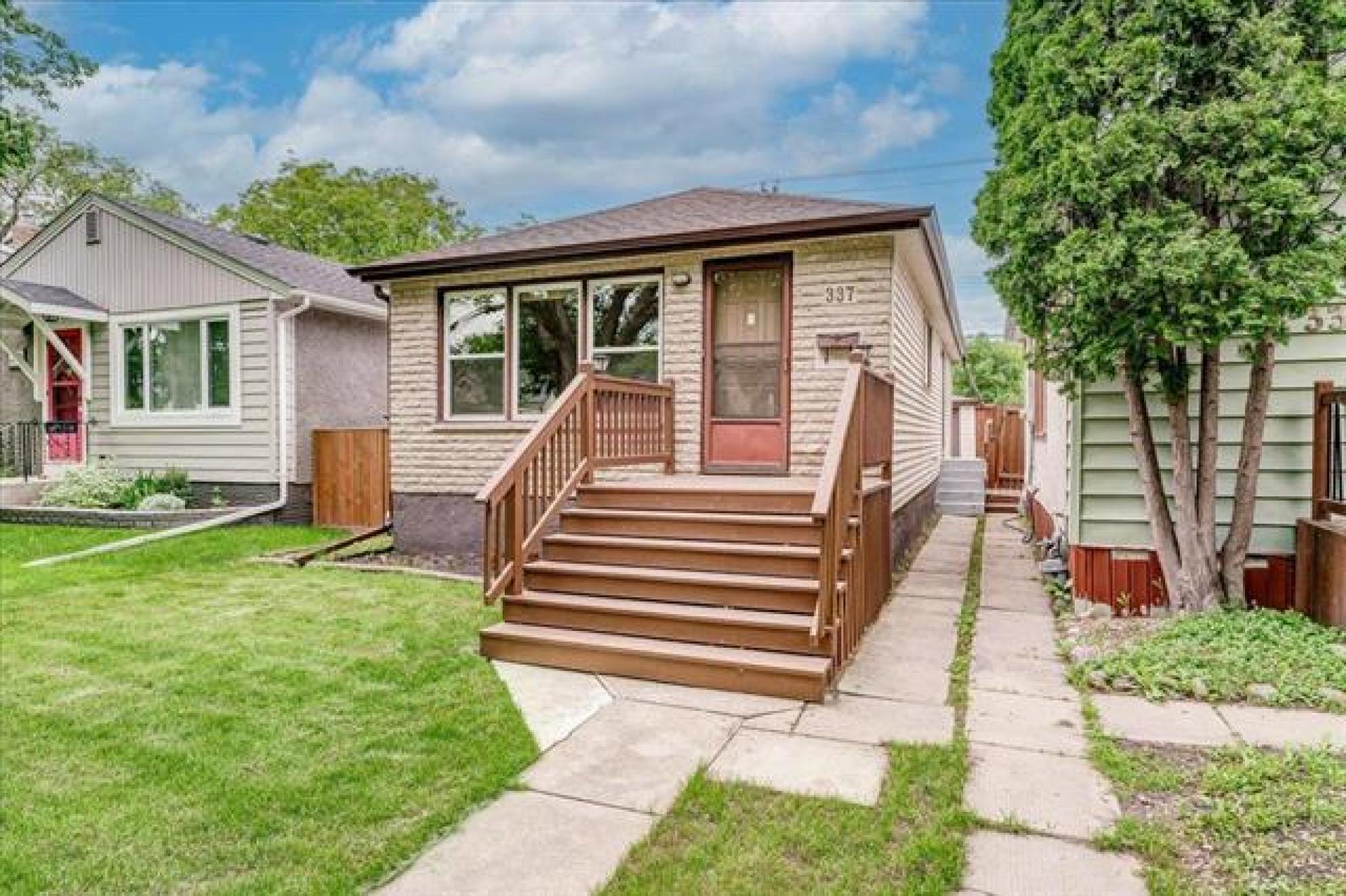 337 Centennial Street, R3N 1P6, 2 Bedroom, Bungalow for sale South West