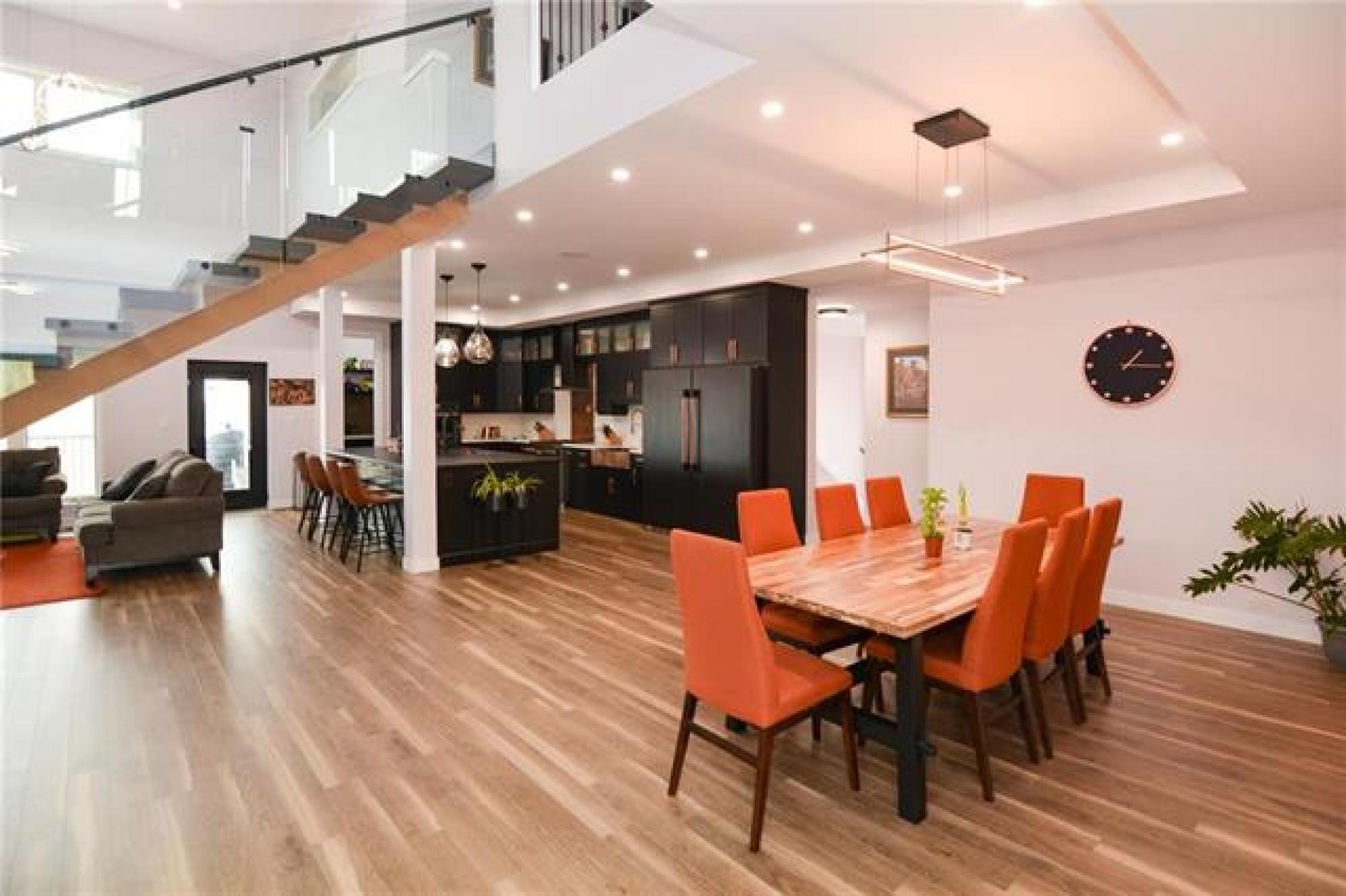 341 DODDS Road, R0H 0J0, 9 Bedroom, 2 Storey for sale West Winnipeg