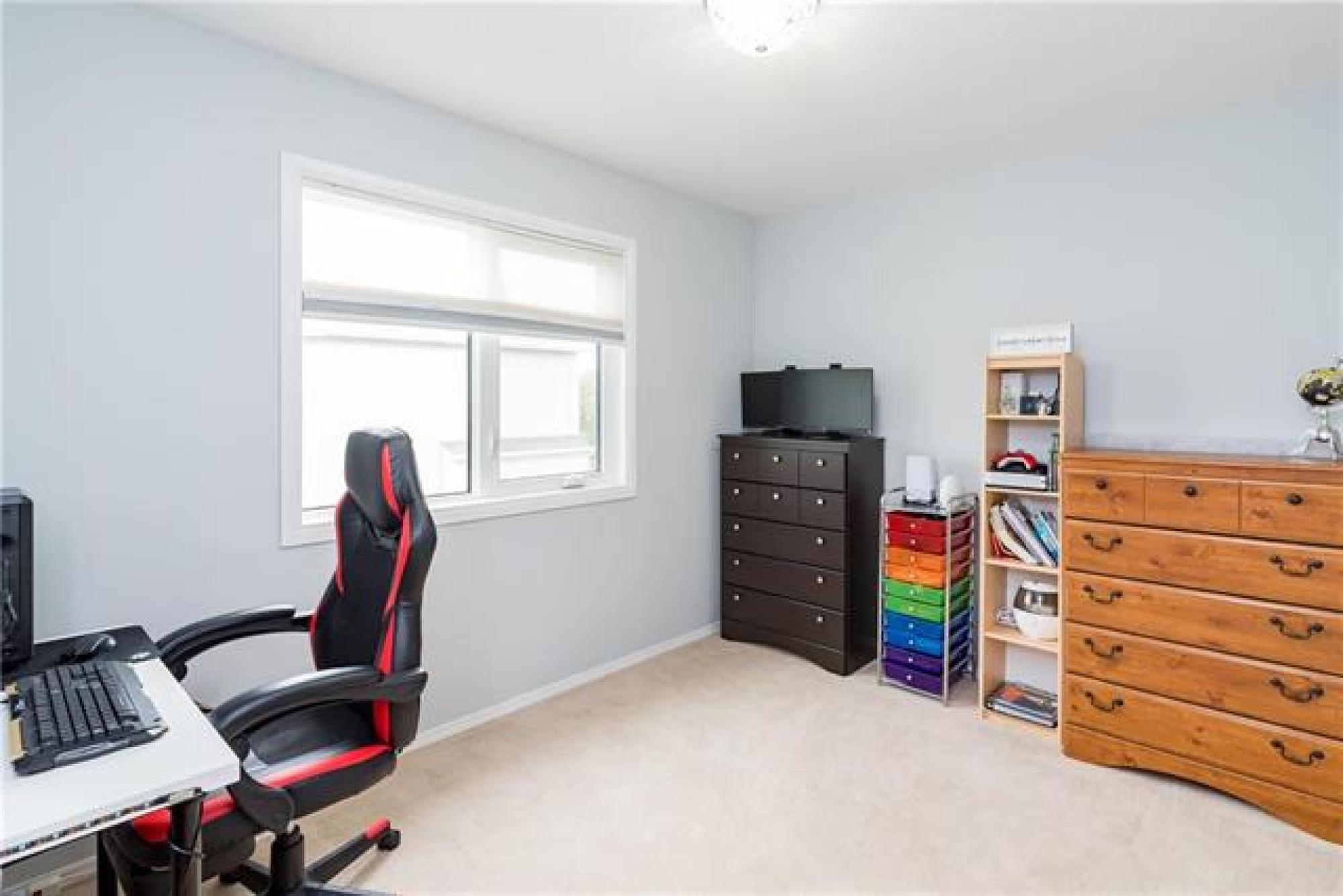 136 Chadwick Crescent, R2C 1G9, 4 Bedroom, 2 Storey for sale North East