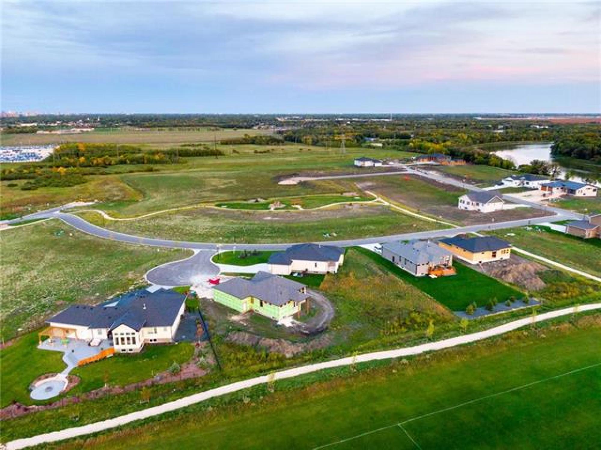 1057 Green Oaks Lane, R4H 1C5 for sale West Winnipeg, Headingley North