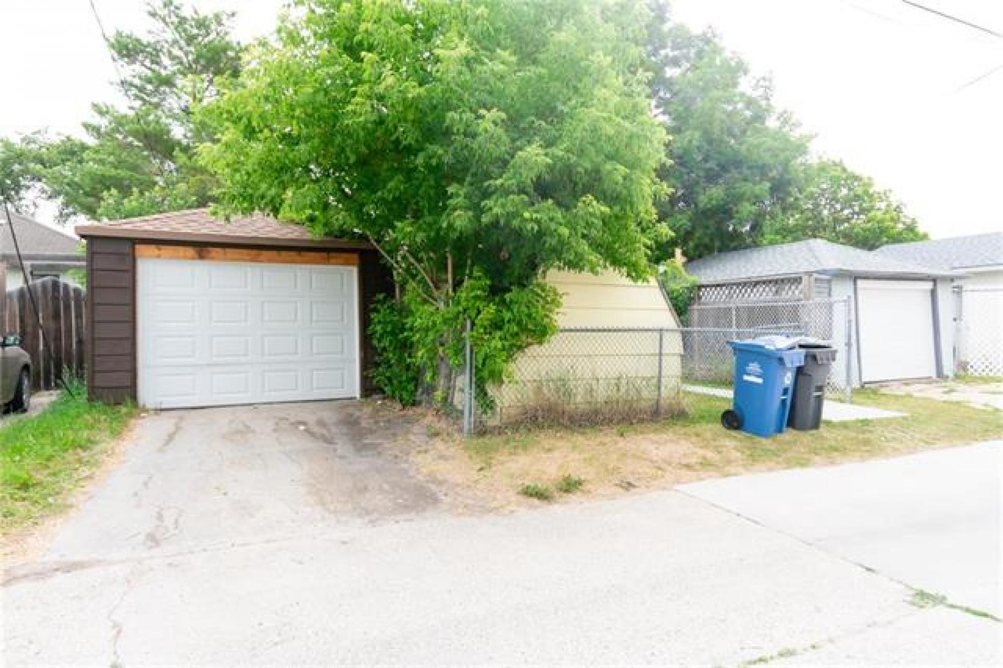 448 McAdam Avenue, R2V 0B1, 3 Bedroom, Bungalow for sale North West