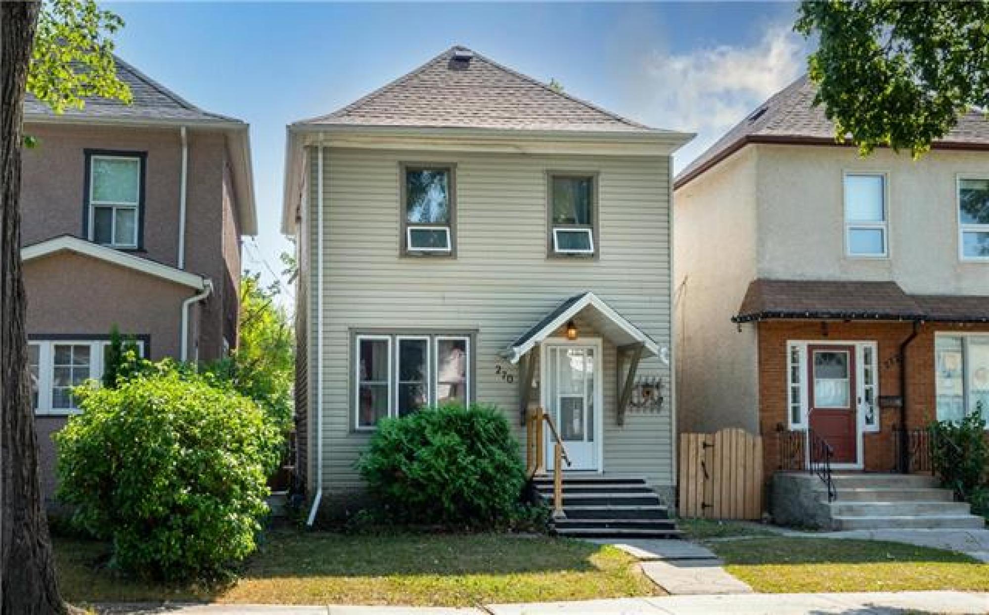 270 Bannerman Avenue, R2W 0T7, 3 Bedroom, 2 Storey for sale North West Winnipeg, North End 270 Bannerman Avenue, R2W 0T7, 3 Bedroom, 2 Storey for sale North West Winnipeg, North End