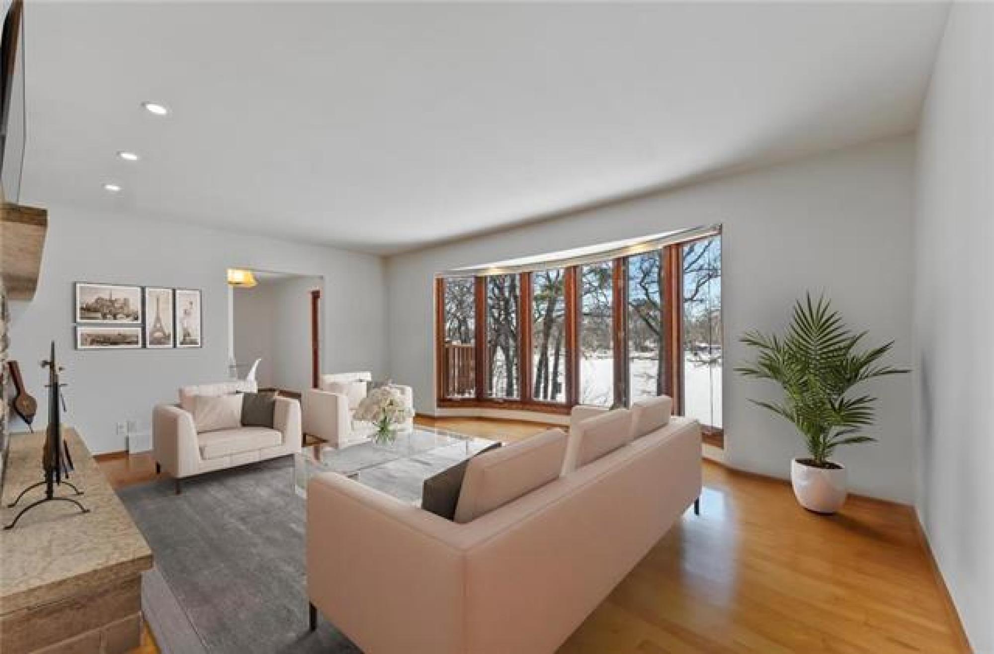 4563 Roblin Boulevard, R3R 0G2, 4 Bedroom, Bungalow for sale South West