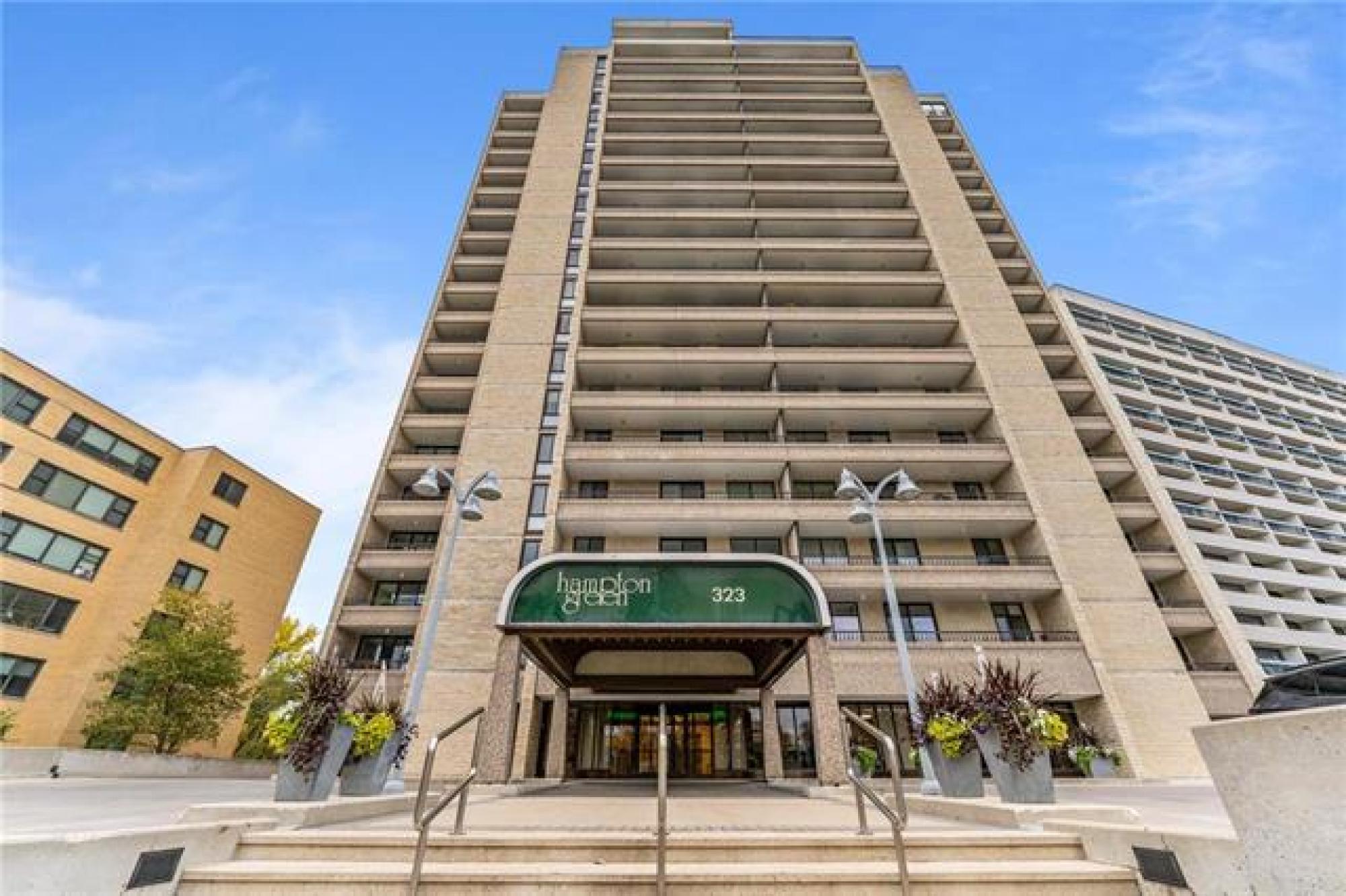 203323 Wellington Crescent, R3M 0A4, 2 Bedroom, One Level for sale