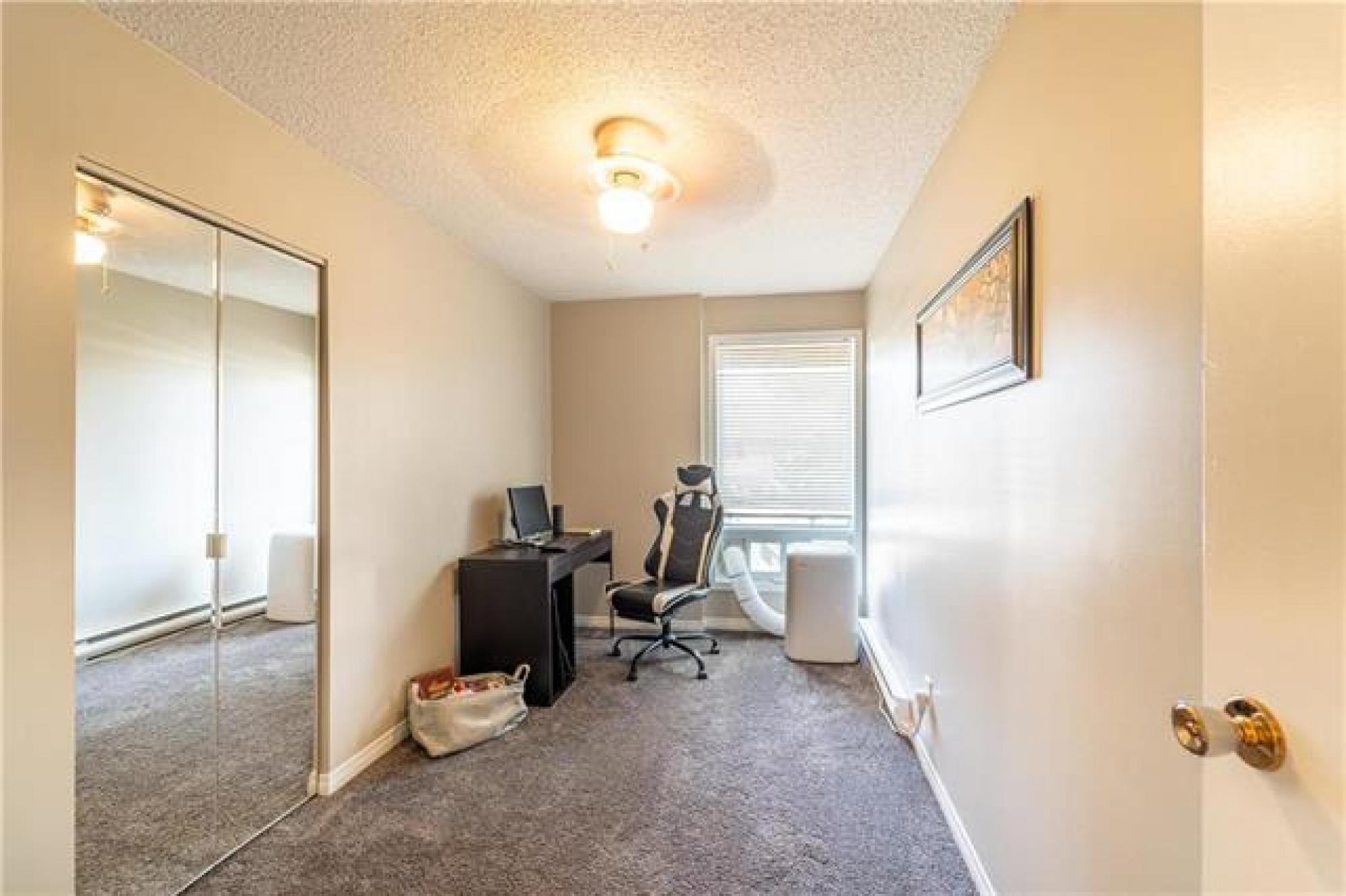 16700 Blantyre Avenue, R2K 4G1, 2 Bedroom, One Level for sale North