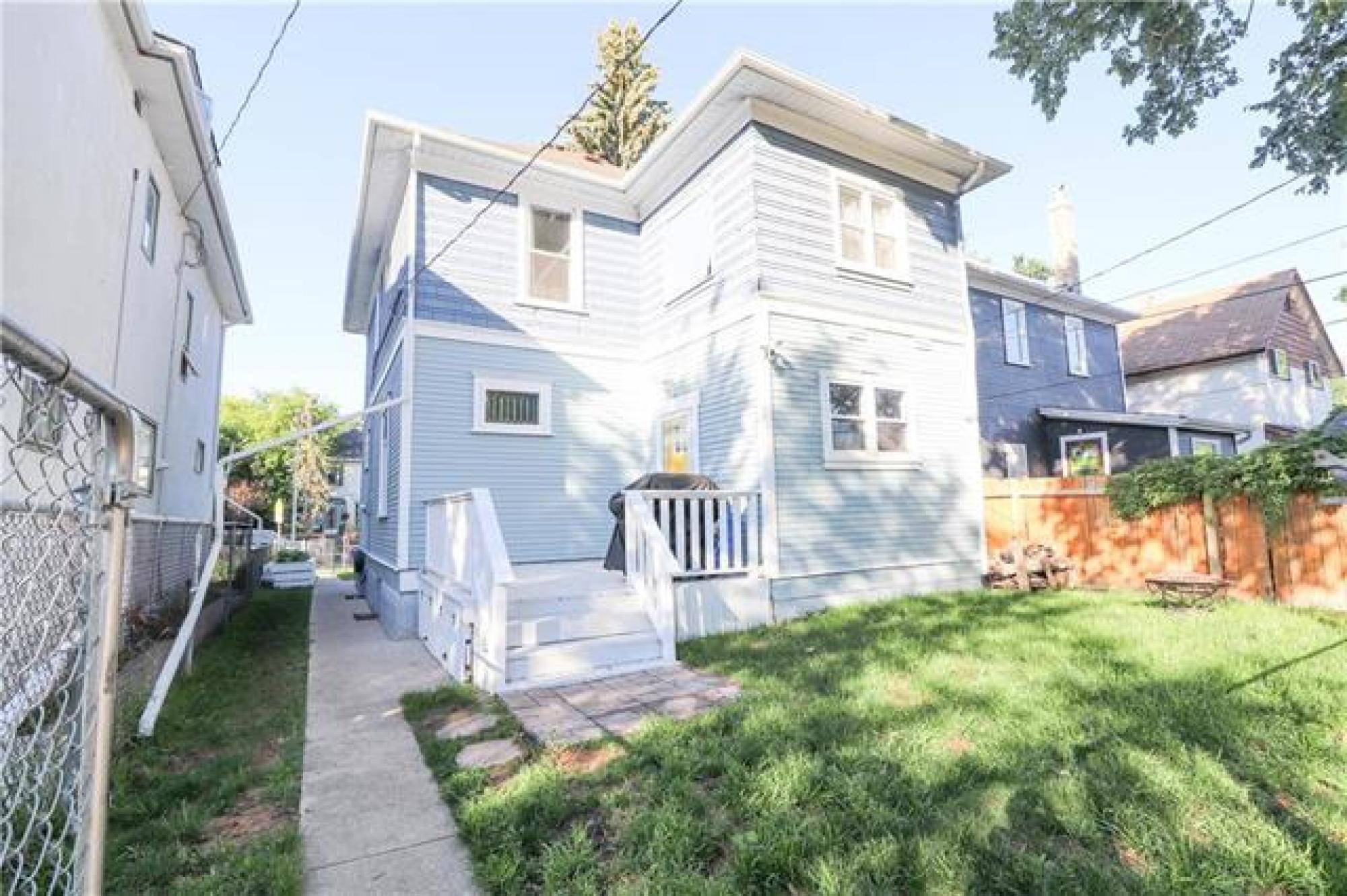 125 Luxton Avenue, R2W 0L8, 3 Bedroom for sale North West Winnipeg