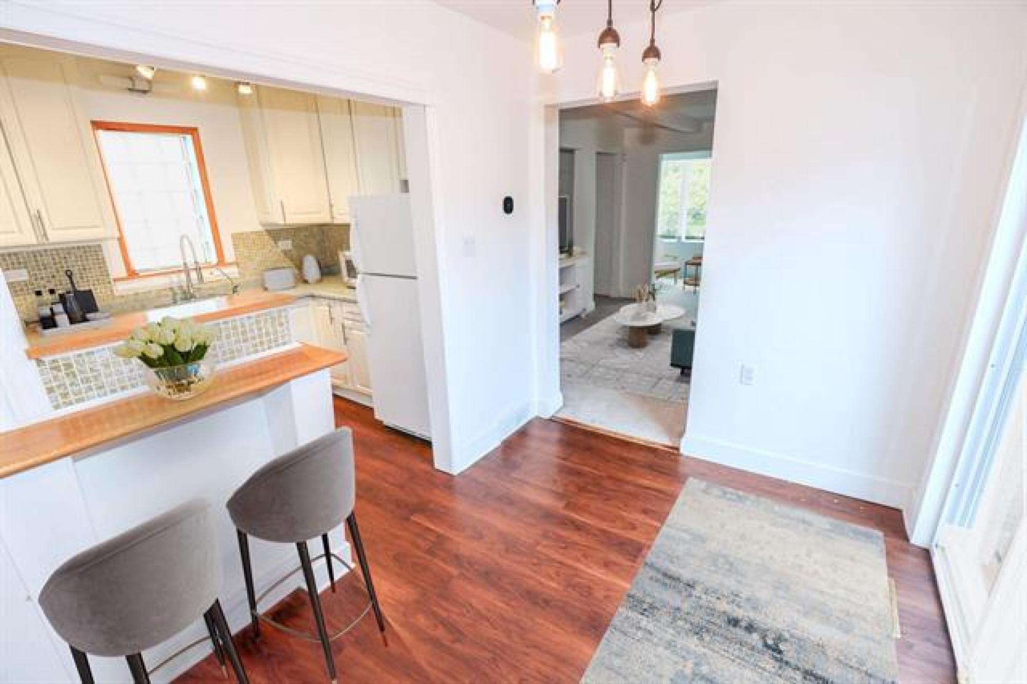 910 Merriam Boulevard, R3T 0V3, 2 Bedroom, 1 & 3/4 Storey for sale