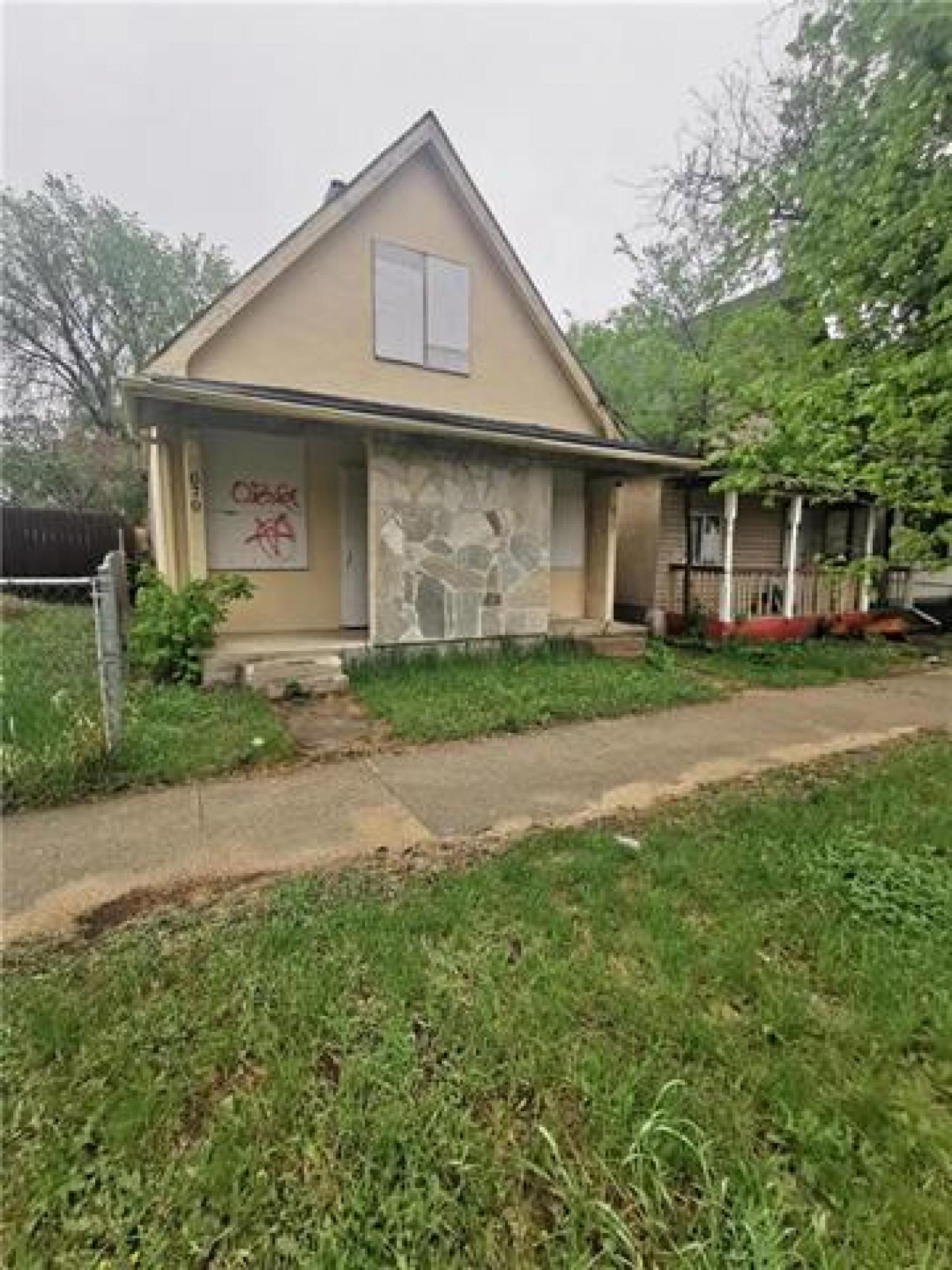 677 Flora Avenue, R2W 2S6, 4 Bedroom, Bungalow for sale North West