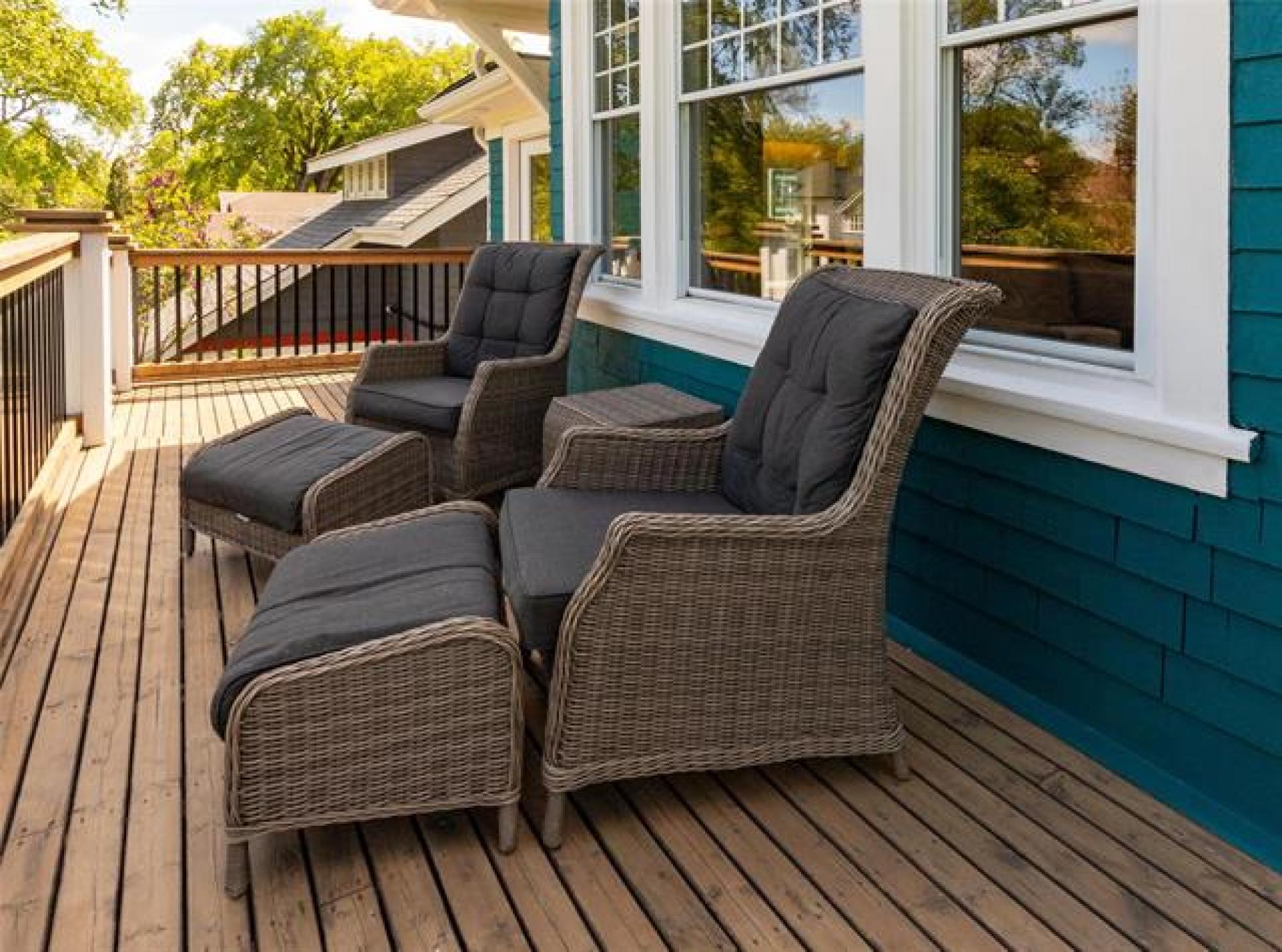 30 Lipton Street, R3G 2G4, 4 Bedroom, 2 & 1/2 Storey for sale West Winnipeg, Wolseley Winnipeg