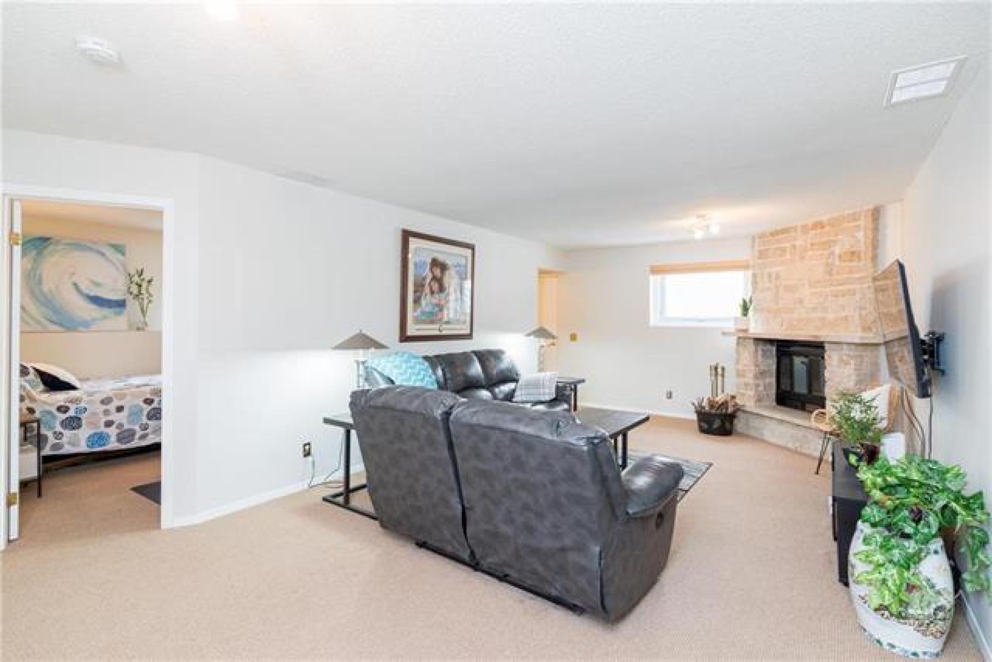 26 Furness Bay, R2N 2S4, 3 Bedroom, Split Level for sale South East