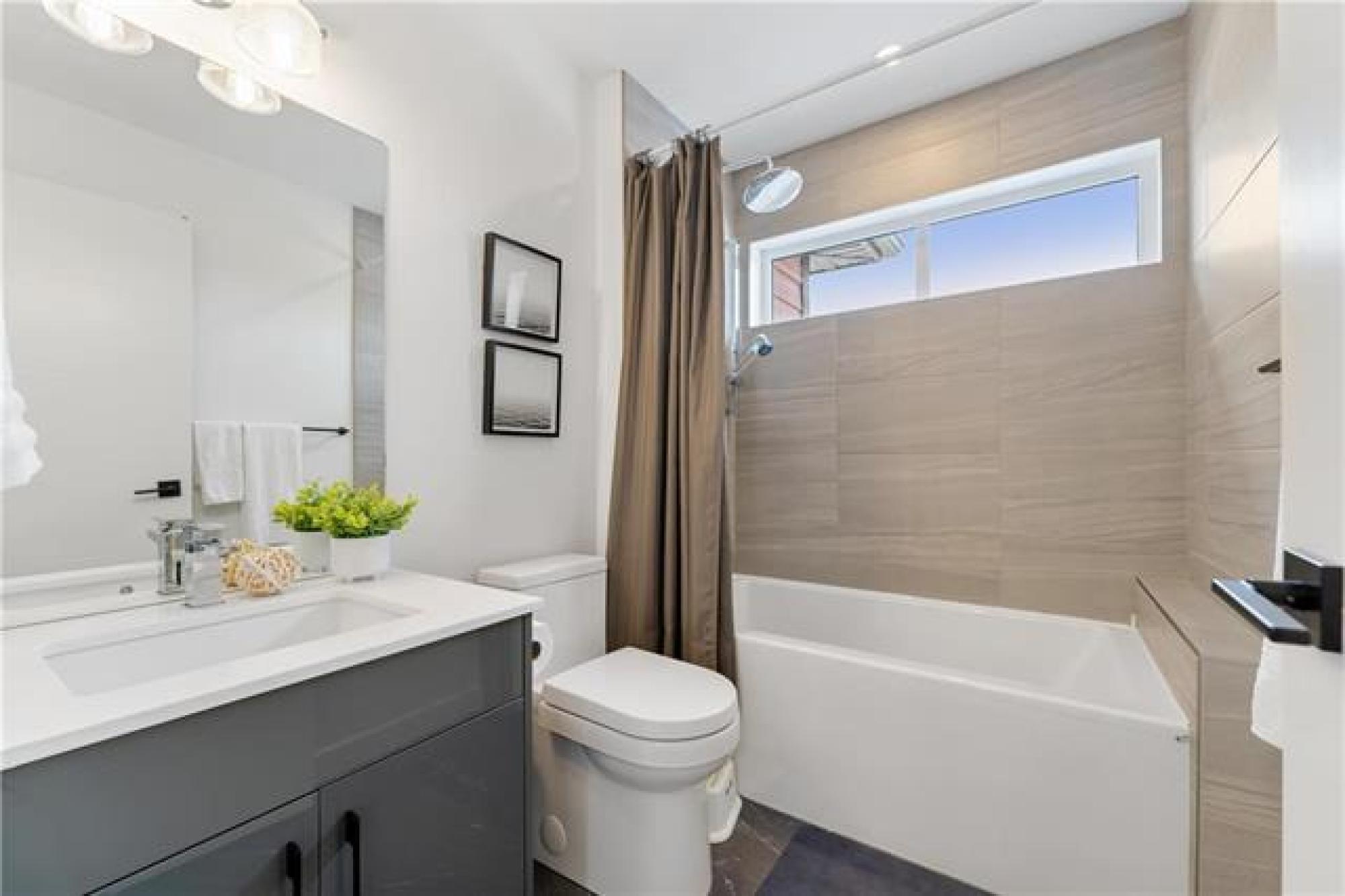 56 Bonaventure Drive, R3X 0M8, 5 Bedroom, 2 Storey for sale South East