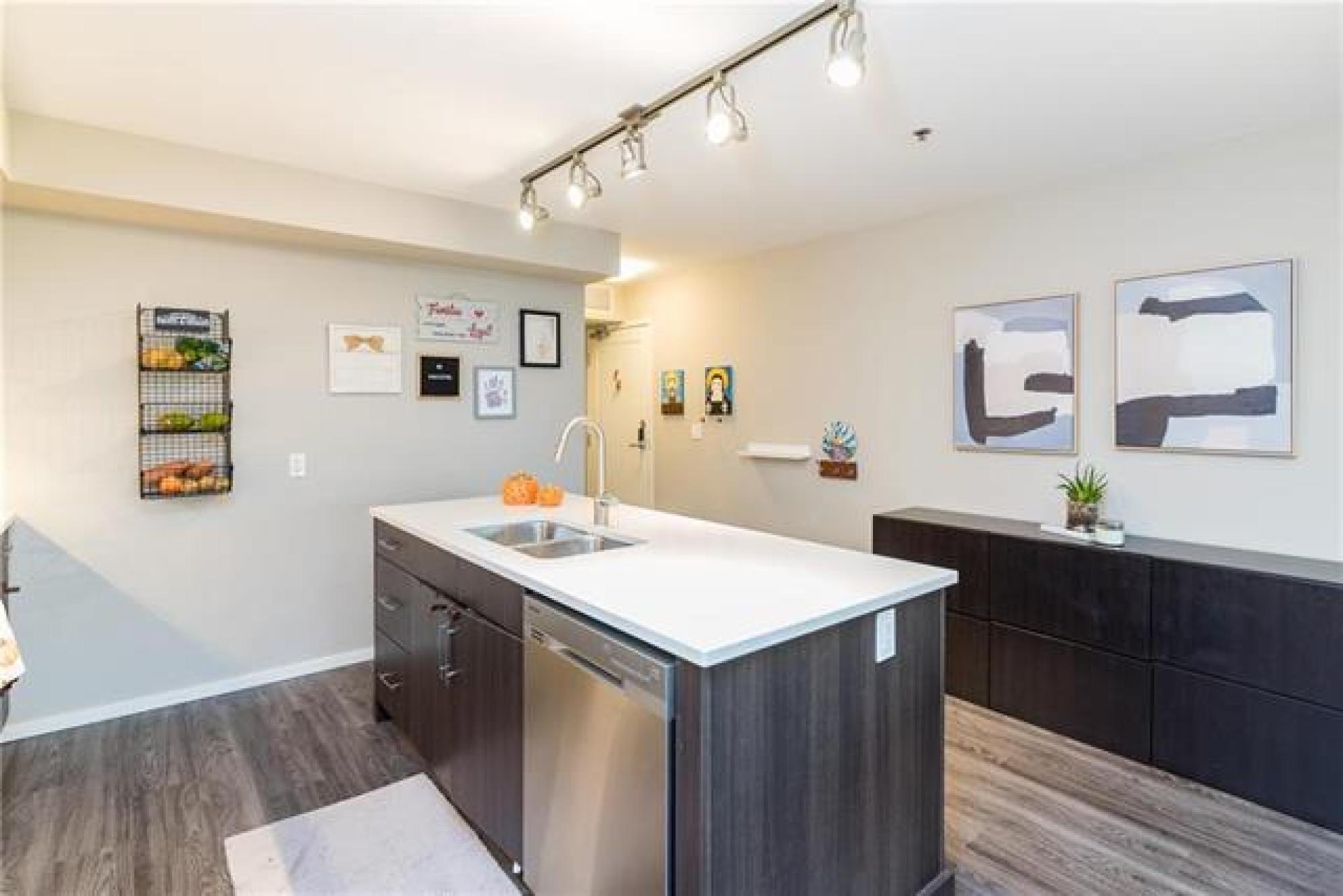 202545 Dale Boulevard, R3R 3Y9, 2 Bedroom, One Level for sale South