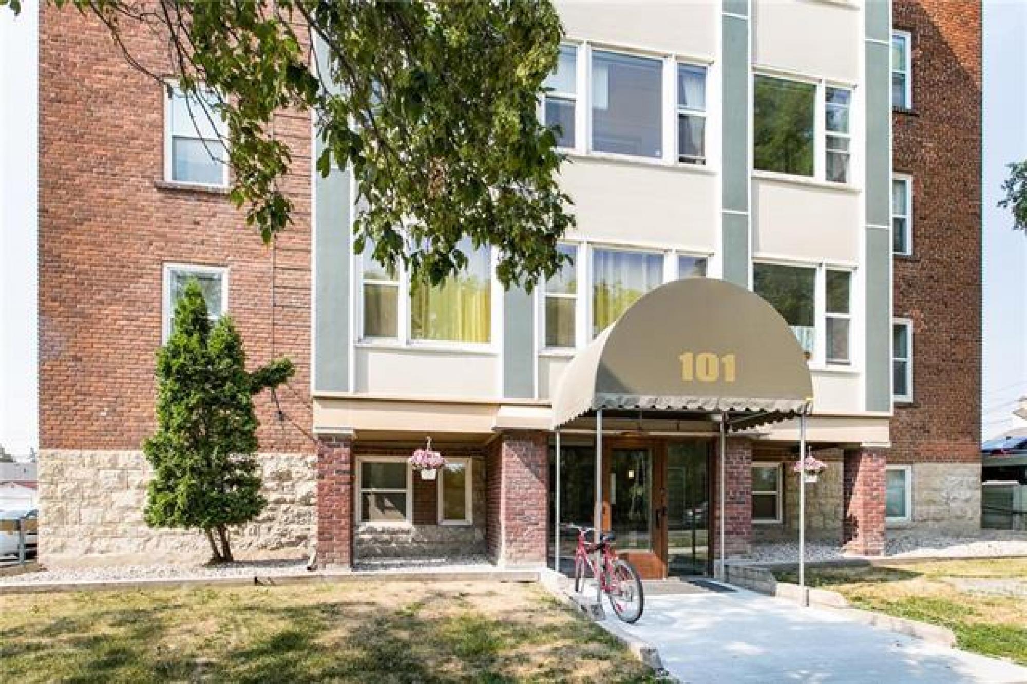 16101 Eugenie Street, R2H 0X6, 1 Bedroom, One Level for sale South