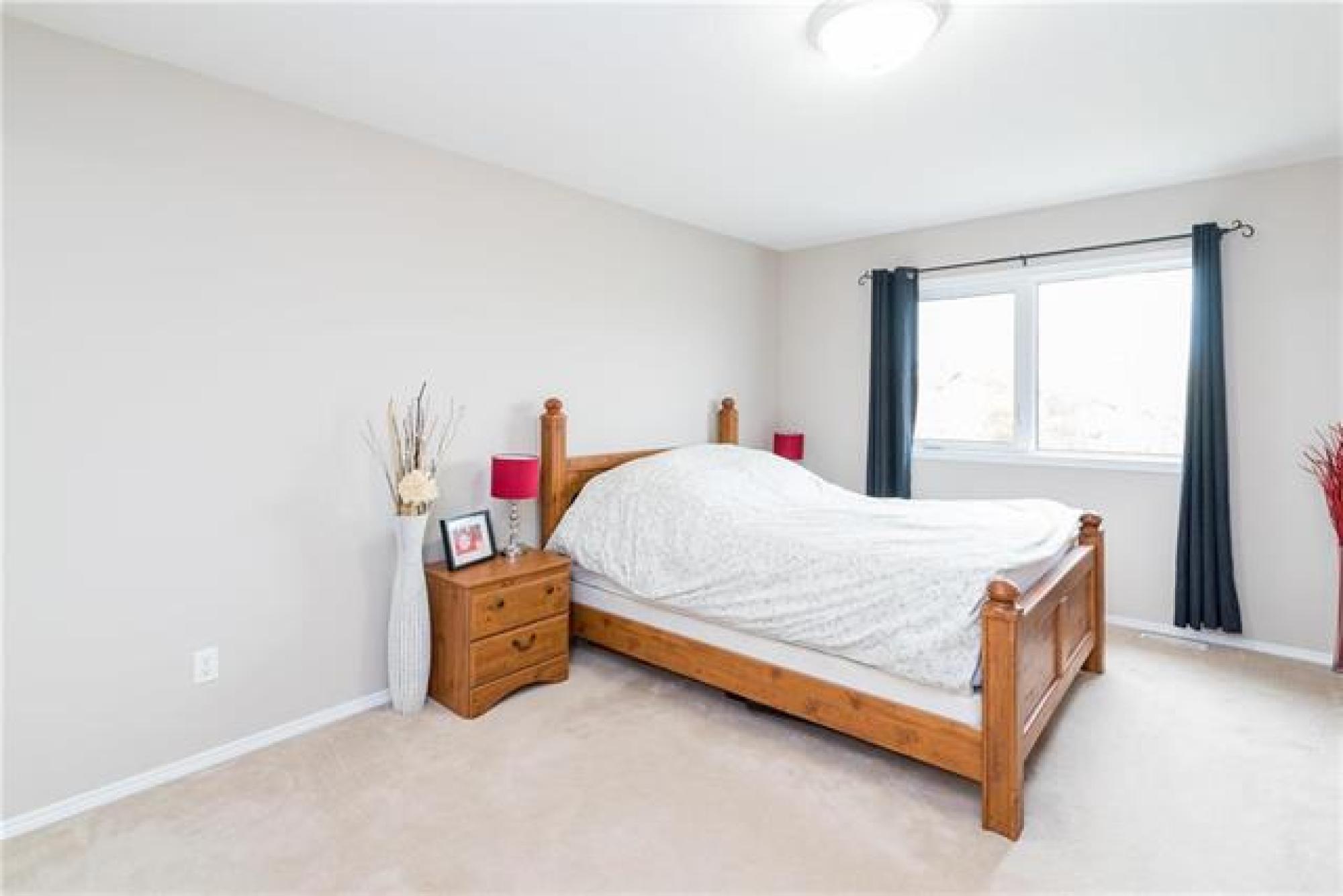 136 Chadwick Crescent, R2C 1G9, 4 Bedroom, 2 Storey for sale North East