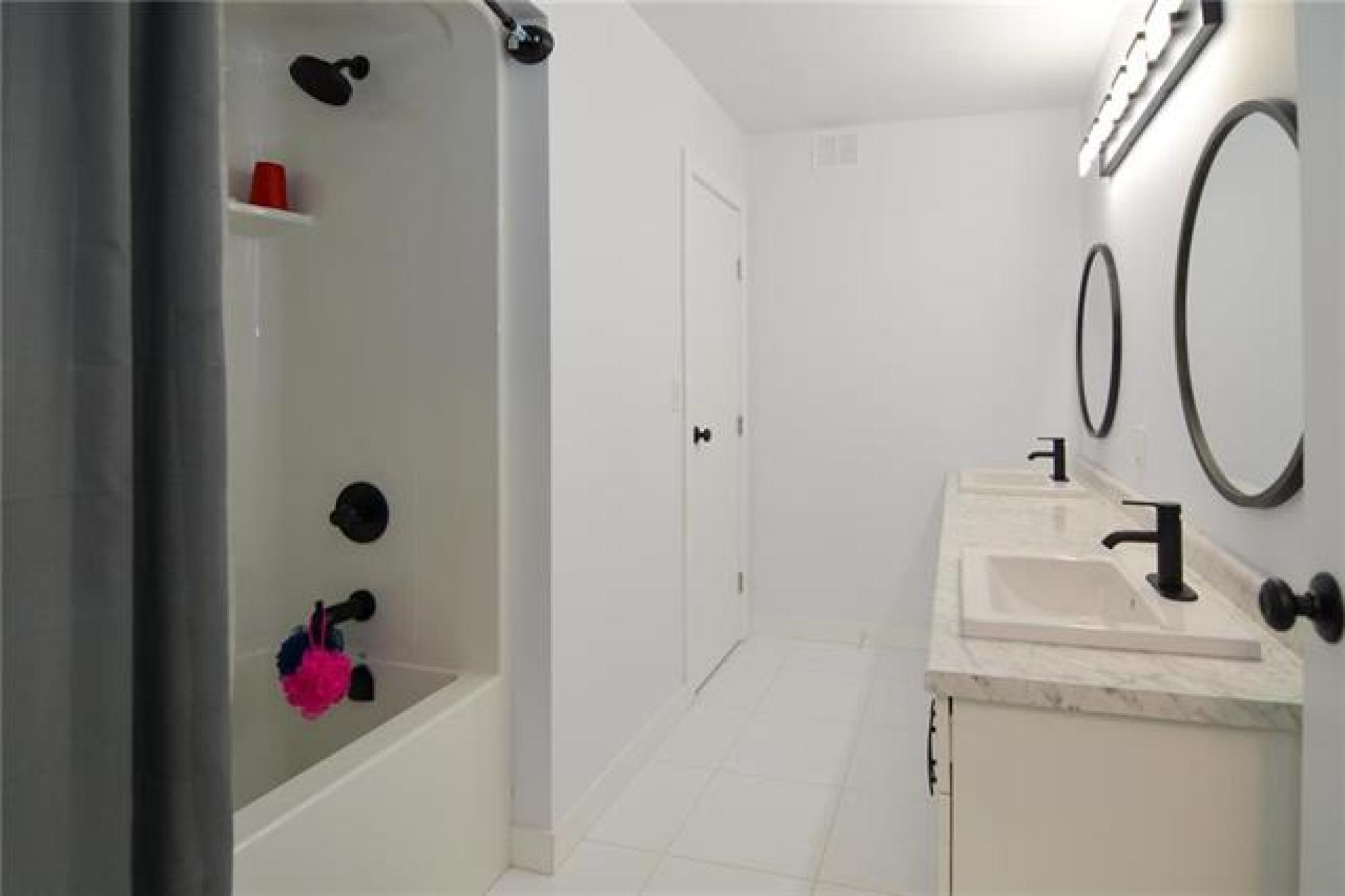 341 DODDS Road, R0H 0J0, 9 Bedroom, 2 Storey for sale West Winnipeg