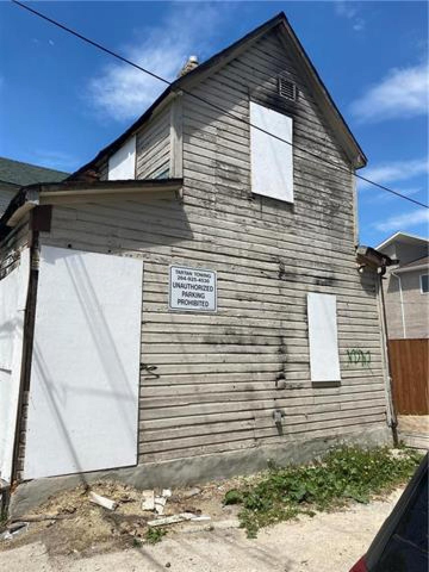 281 Salter Street, R2W 4L1, 1 & 1/2 Storey for sale North West Winnipeg