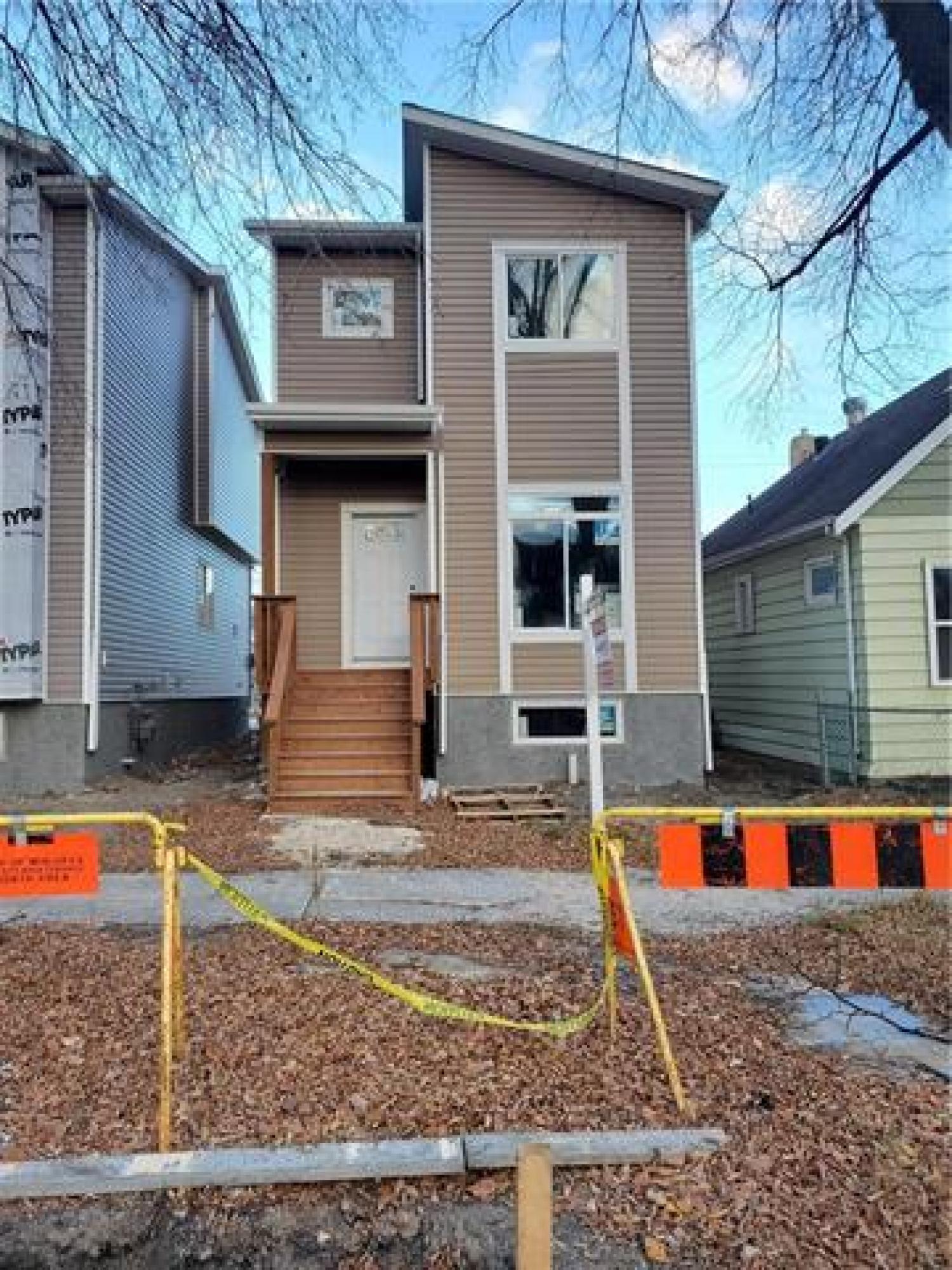 927 Ashburn Street, R3G 3E1, 3 Bedroom for sale West Winnipeg, Polo