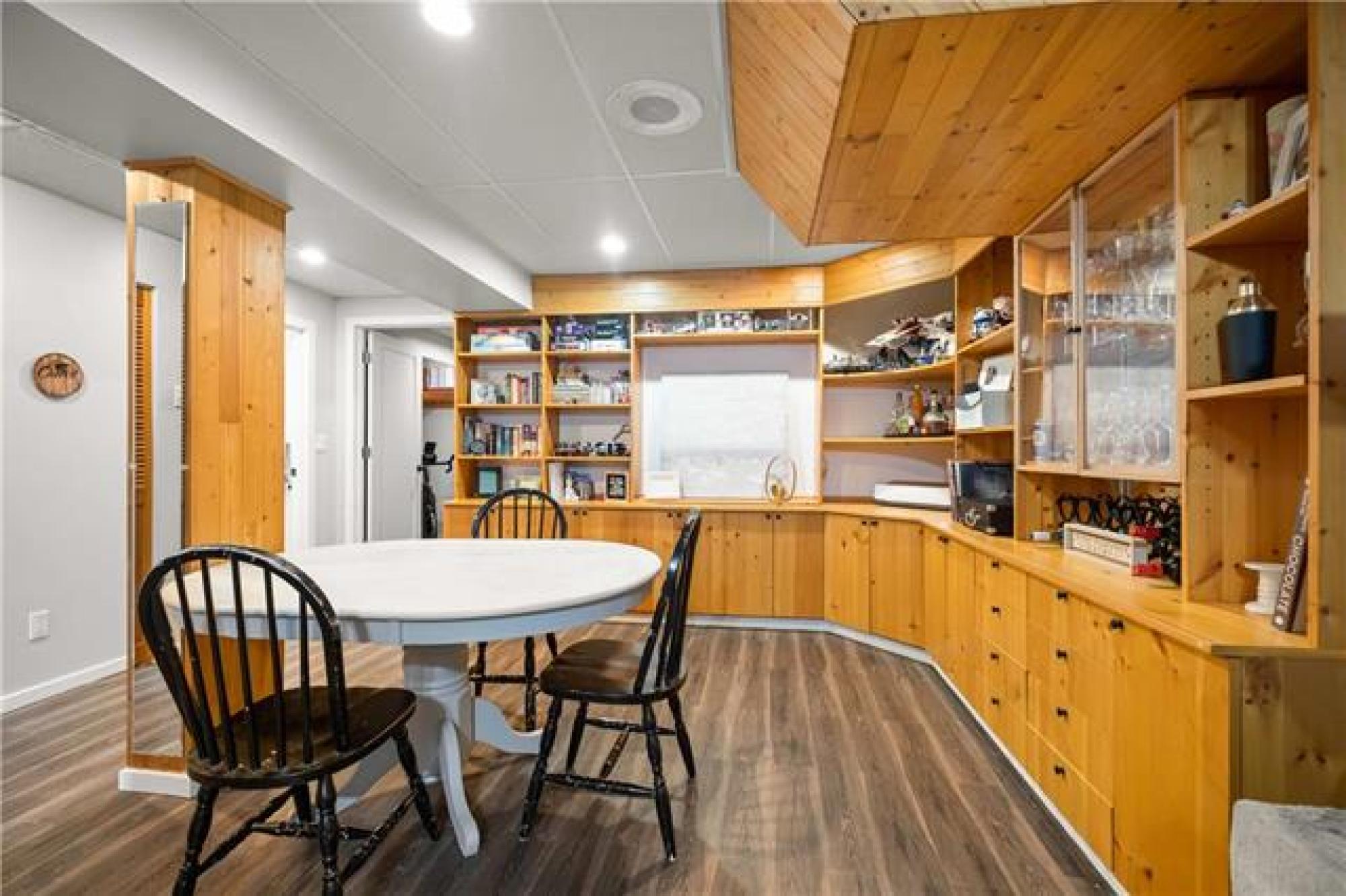 51 Brixford Crescent, R2N 1E1, 2 Bedroom, Bungalow for sale South East