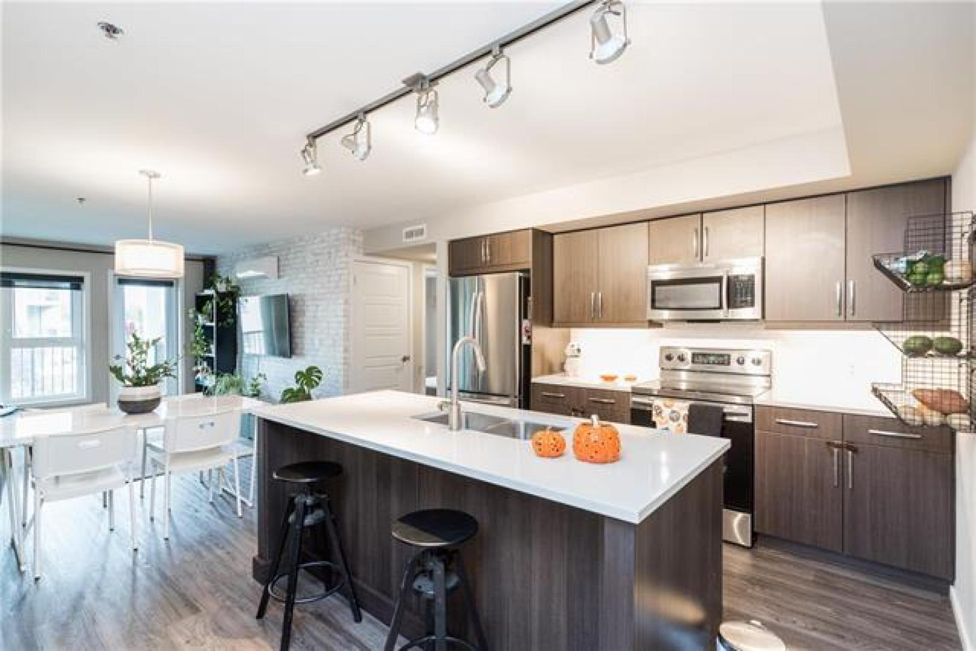 202545 Dale Boulevard, R3R 3Y9, 2 Bedroom, One Level for sale South