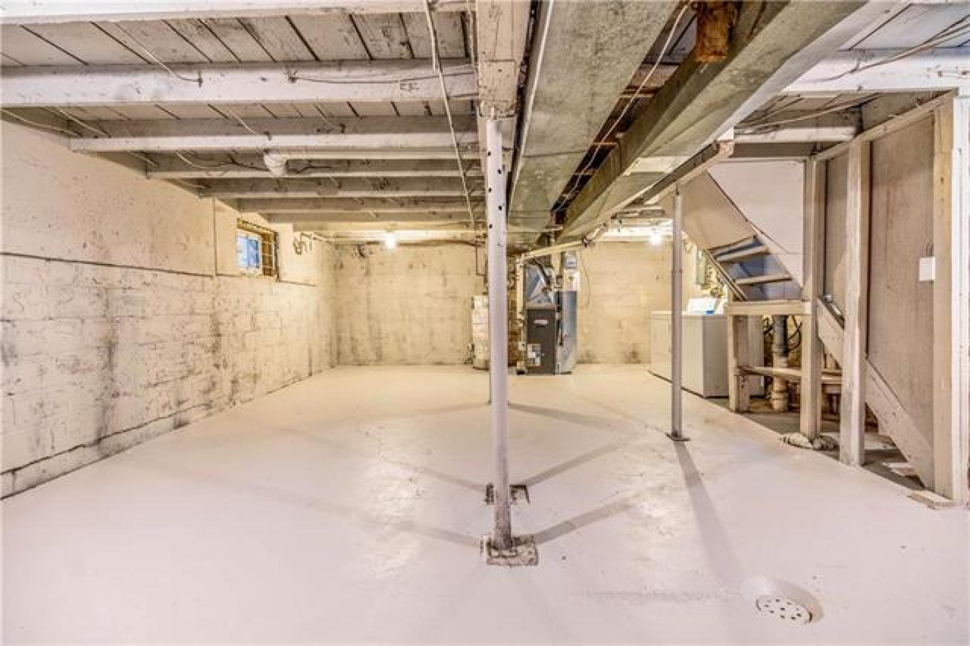 153 Lansdowne Avenue, R2W 0G2, 3 Bedroom, 2 Storey for sale North West Winnipeg, Scotia Heights