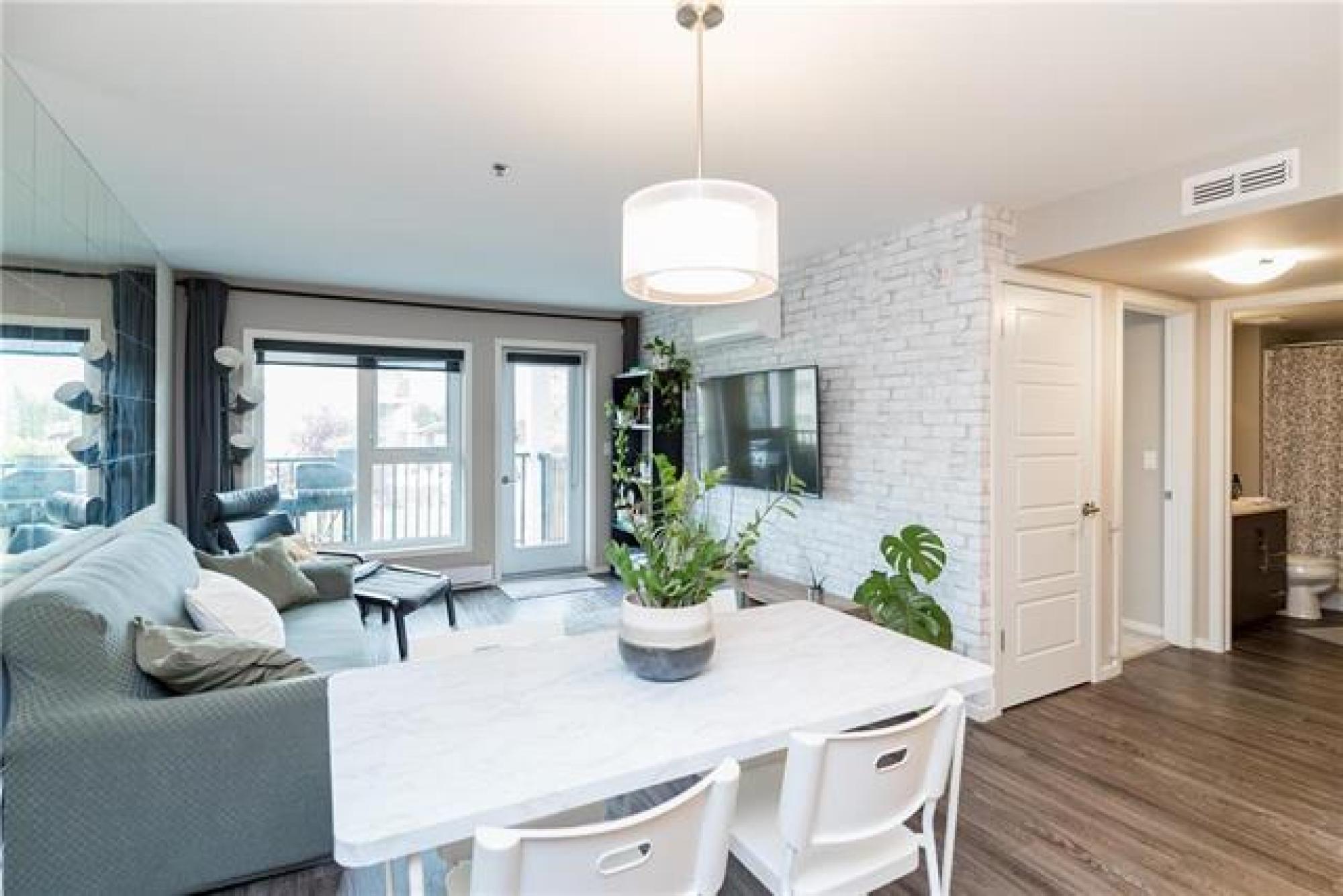 202545 Dale Boulevard, R3R 3Y9, 2 Bedroom, One Level for sale South West Winnipeg, Charleswood