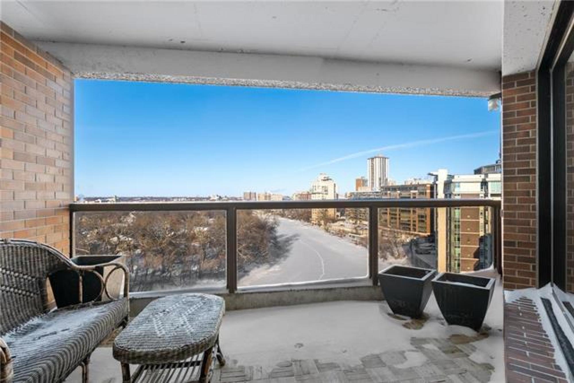 1105255 Wellington Crescent, R3M 3V4, 2 Bedroom for sale South West