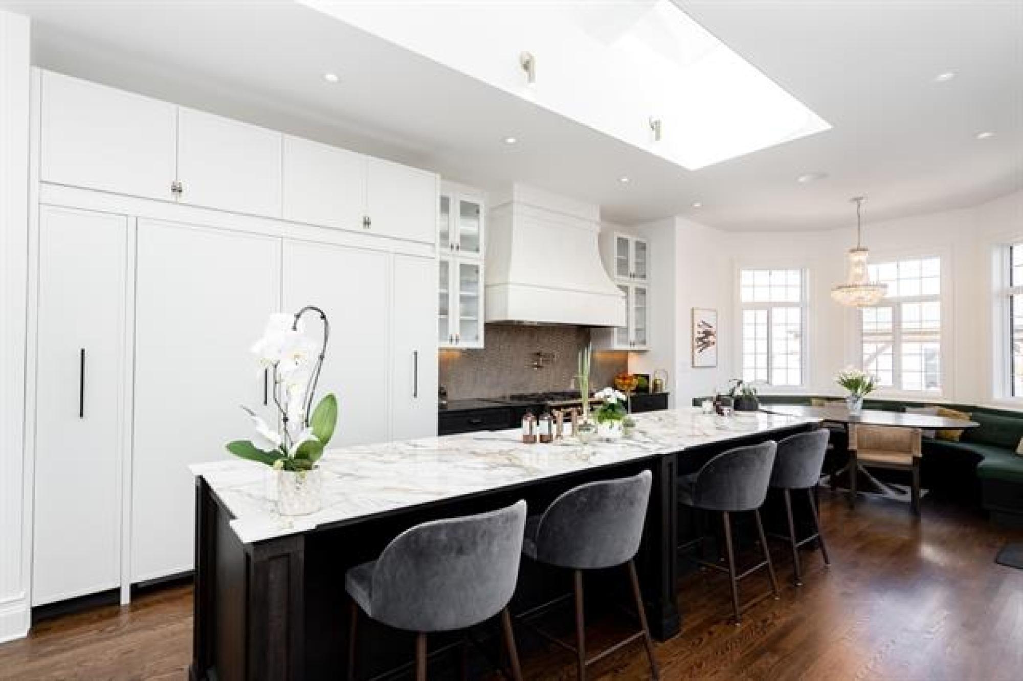 12 Ruskin Row, R3M 2R7, 7 Bedroom, 2 & 1/2 Storey for sale South West