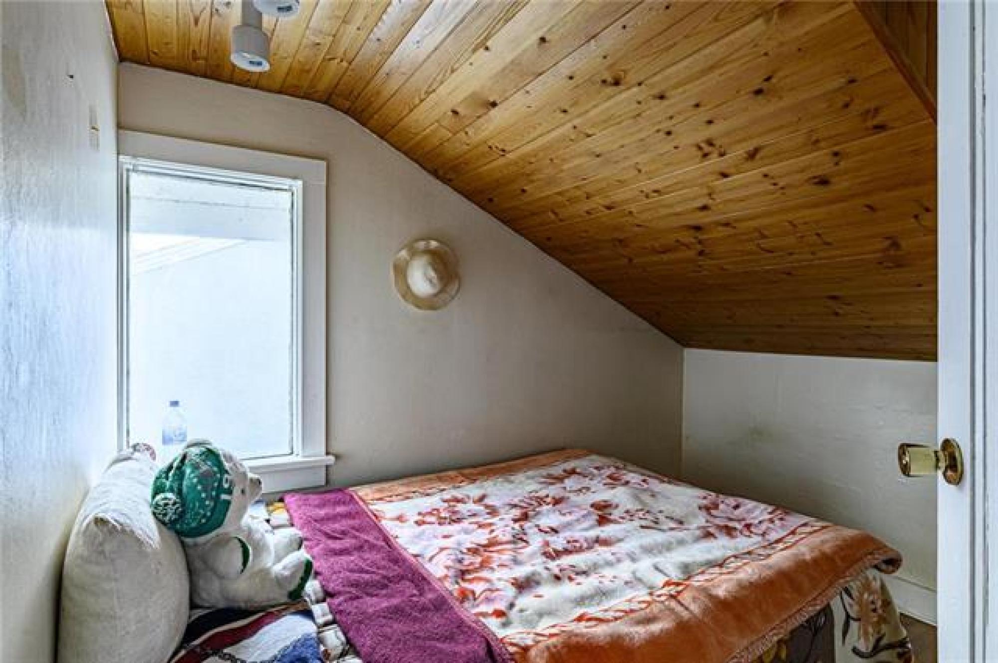 37 Pilgrim Avenue, R2M 0L3, 2 Bedroom, 1 & 3/4 Storey for sale South