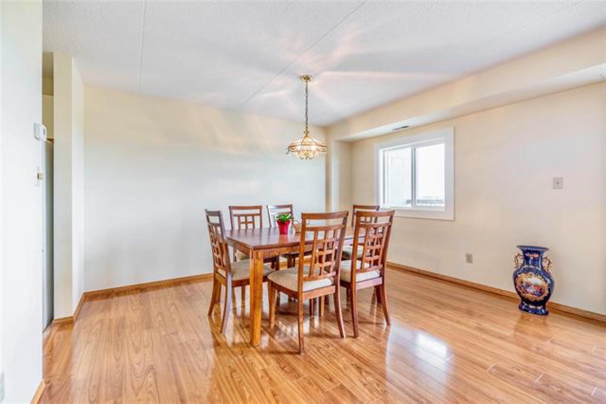 7092000 Sinclair Street, R2V 3S8, 2 Bedroom, One Level for sale North West Winnipeg, Garden