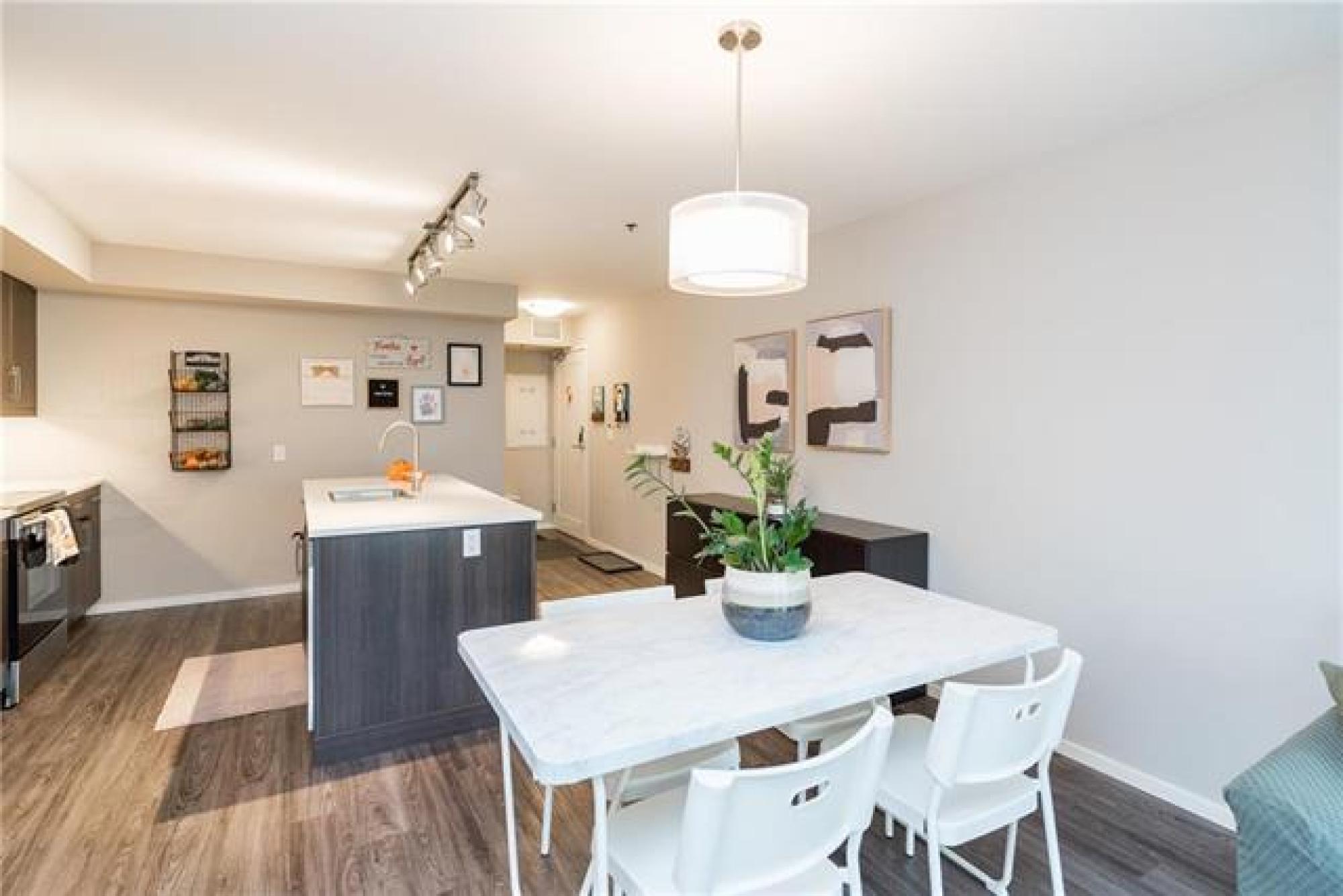 202545 Dale Boulevard, R3R 3Y9, 2 Bedroom, One Level for sale South