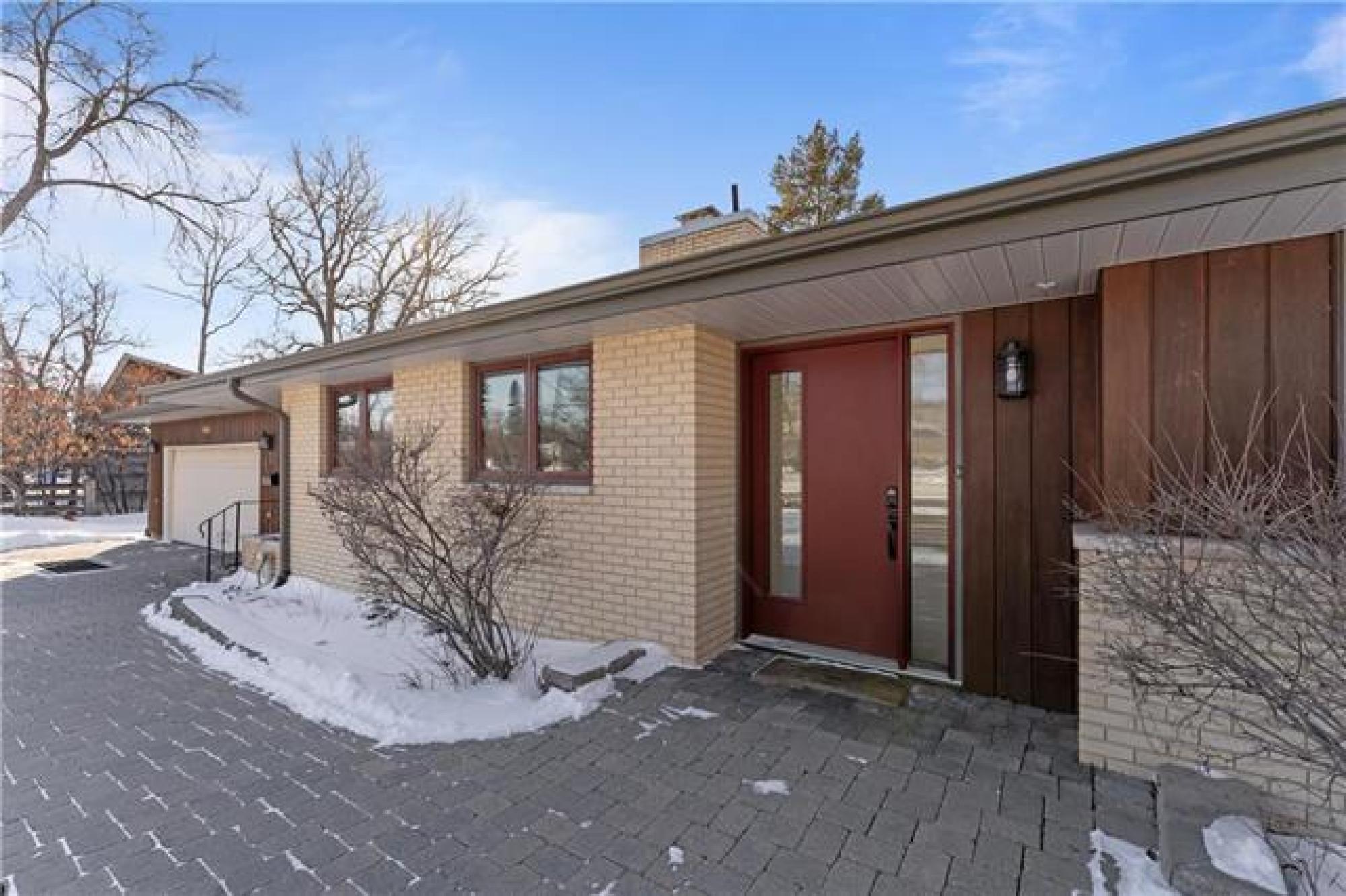 4563 Roblin Boulevard, R3R 0G2, 4 Bedroom, Bungalow for sale South West