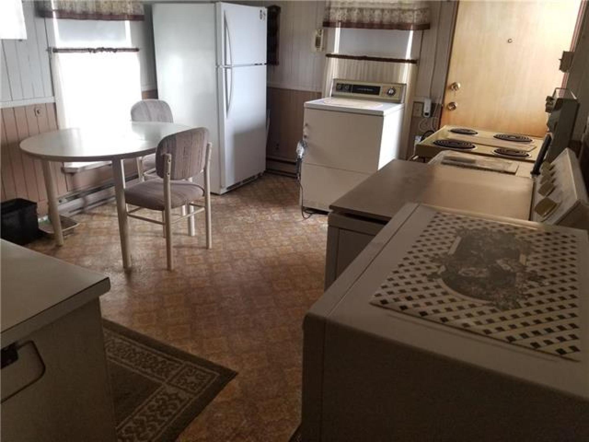 460 Harbison Avenue, R2L 0K9, 2 Bedroom, Bungalow for sale North East Winnipeg, Elmwood