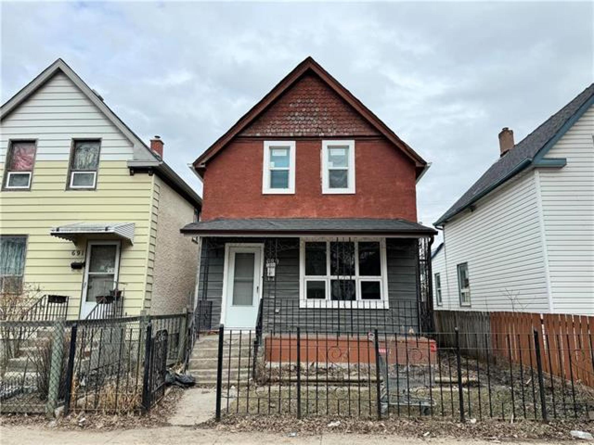 689 Toronto Street, R3E 1Z4, 3 Bedroom, 2 Storey for sale West Winnipeg, West End Winnipeg