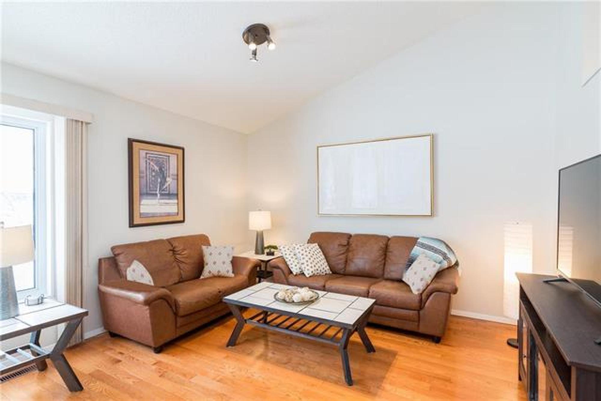 26 Furness Bay, R2N 2S4, 3 Bedroom, Split Level for sale South East