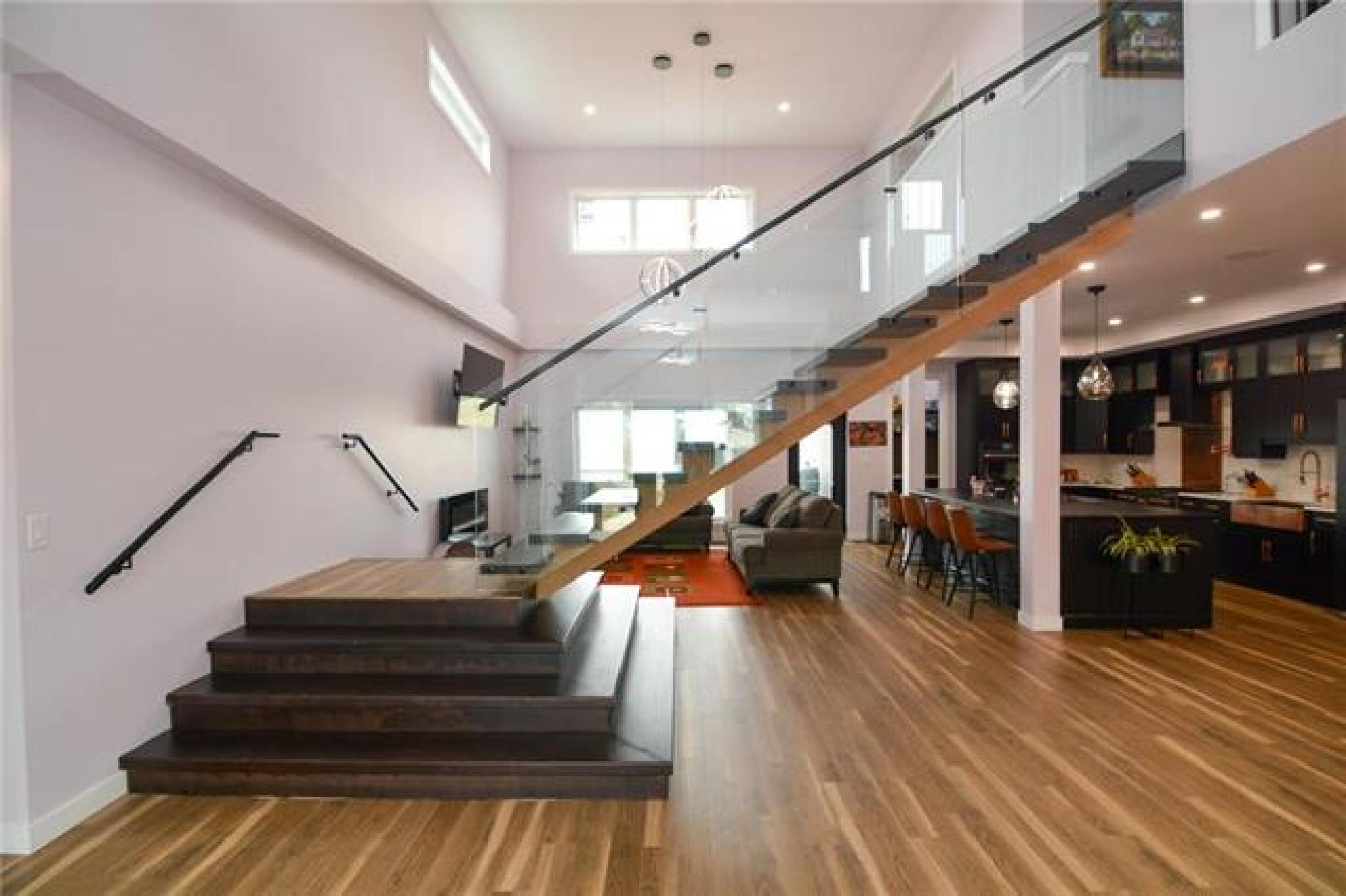 341 DODDS Road, R0H 0J0, 9 Bedroom, 2 Storey for sale West Winnipeg