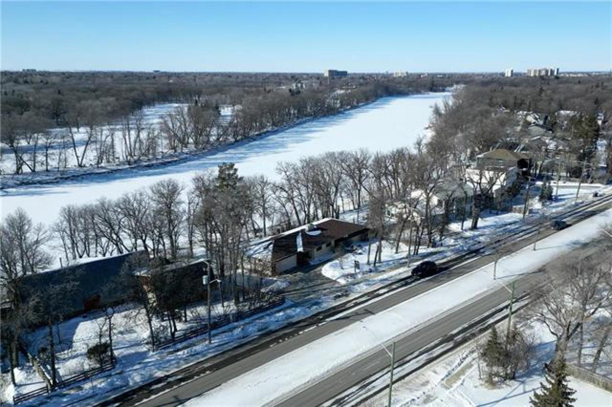 4563 Roblin Boulevard, R3R 0G2, 4 Bedroom, Bungalow for sale South West